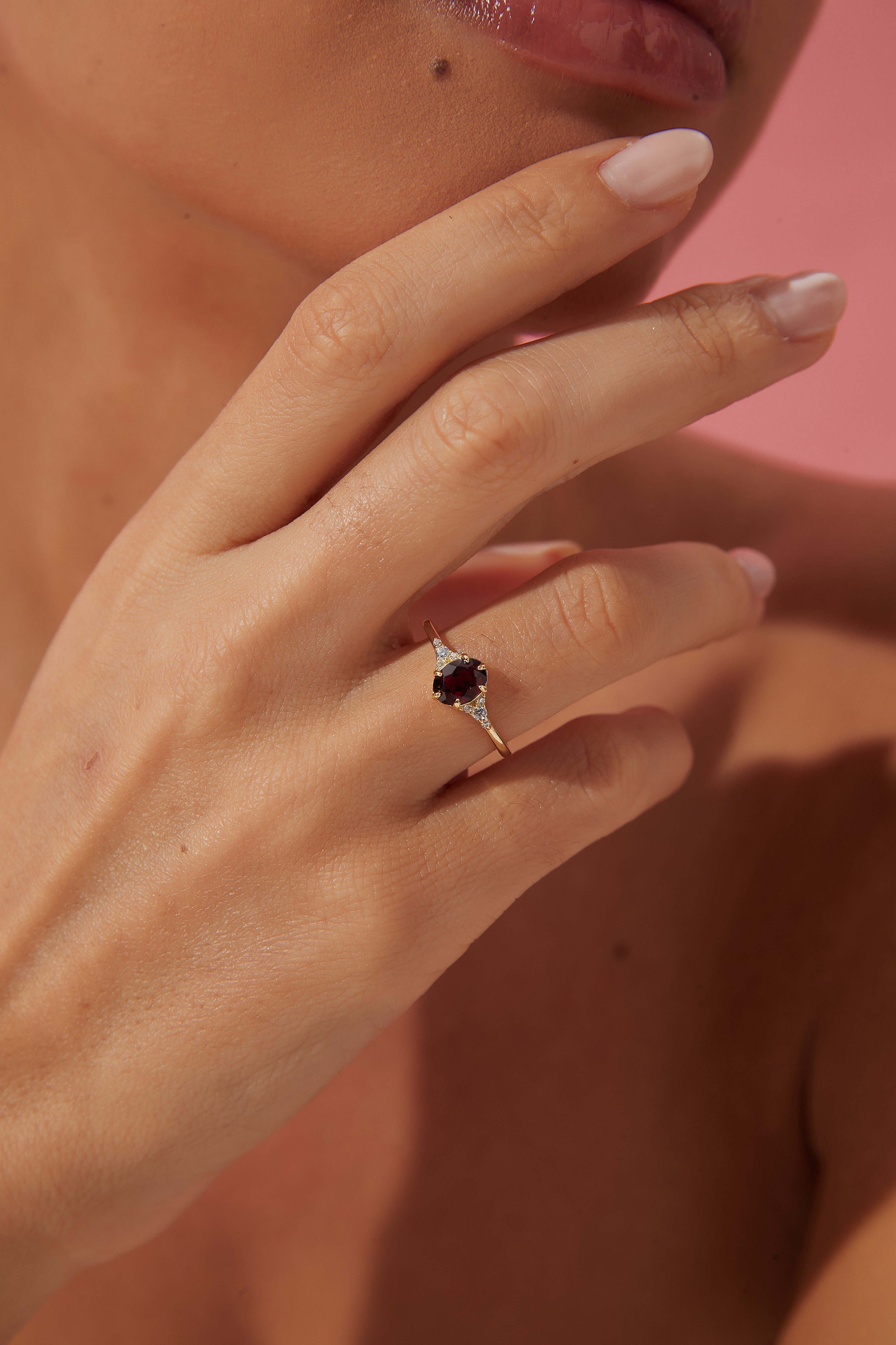 【Regalia】Handmade Natural Rhodolite Garnet Engagement Ring 0.75ct Oval Shape