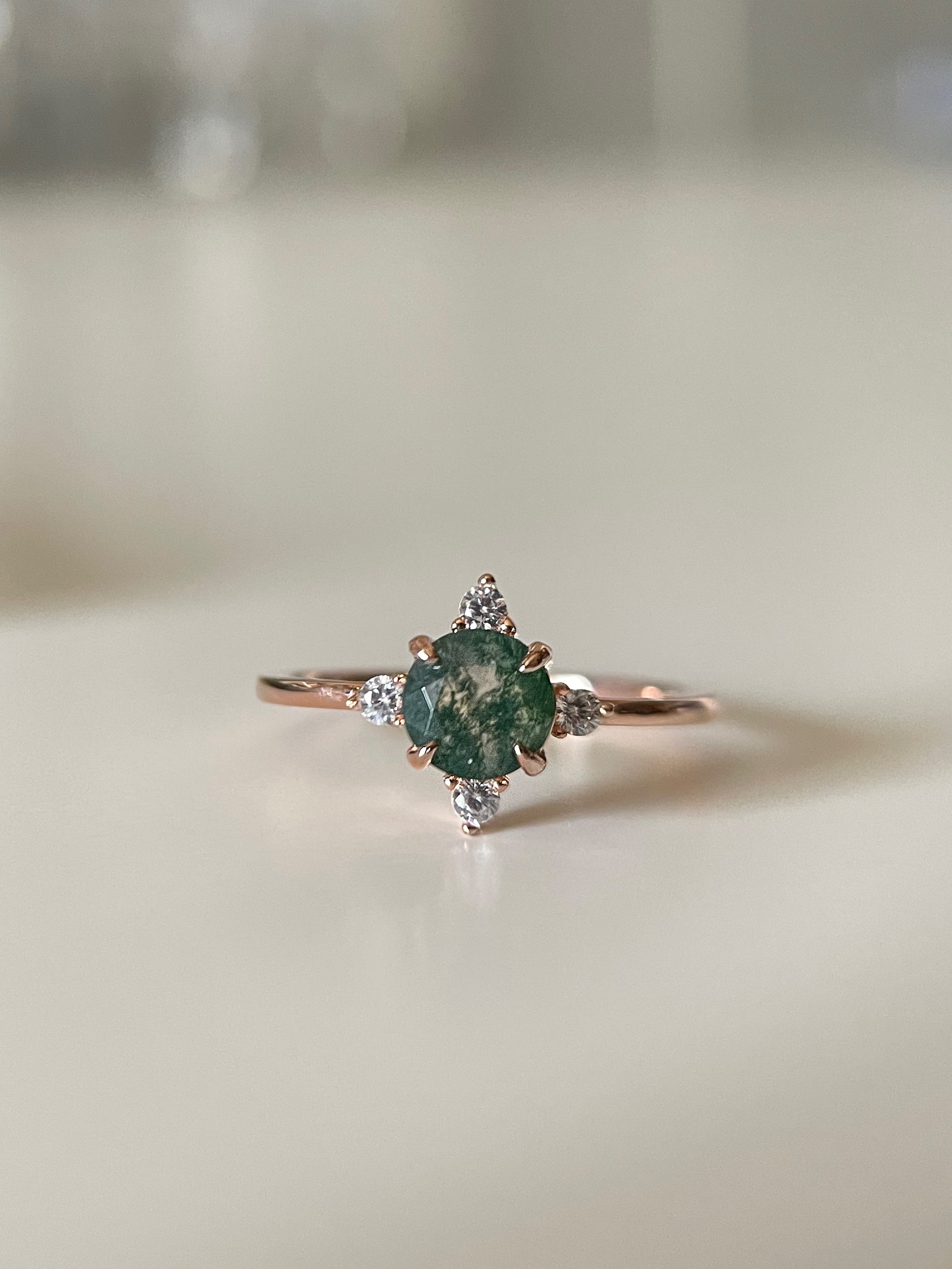 【THAILA】Unique Handmade Natural Moss Agate Engagement Ring 2cs Round Shape 0.8ct