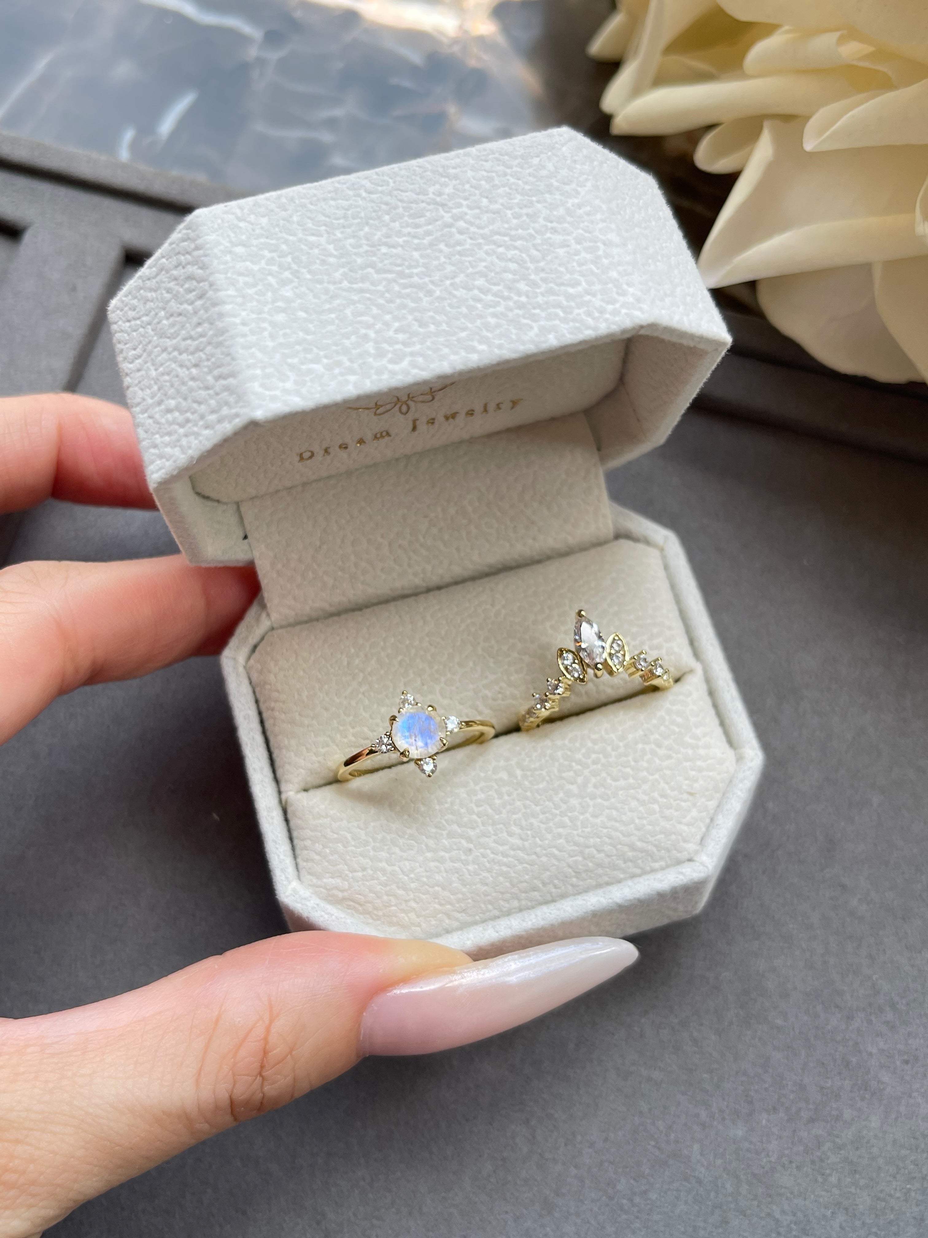 【Lucentia】Handmade Natural Blue Moonstone Engagement Ring 0.5ct Princess Shape