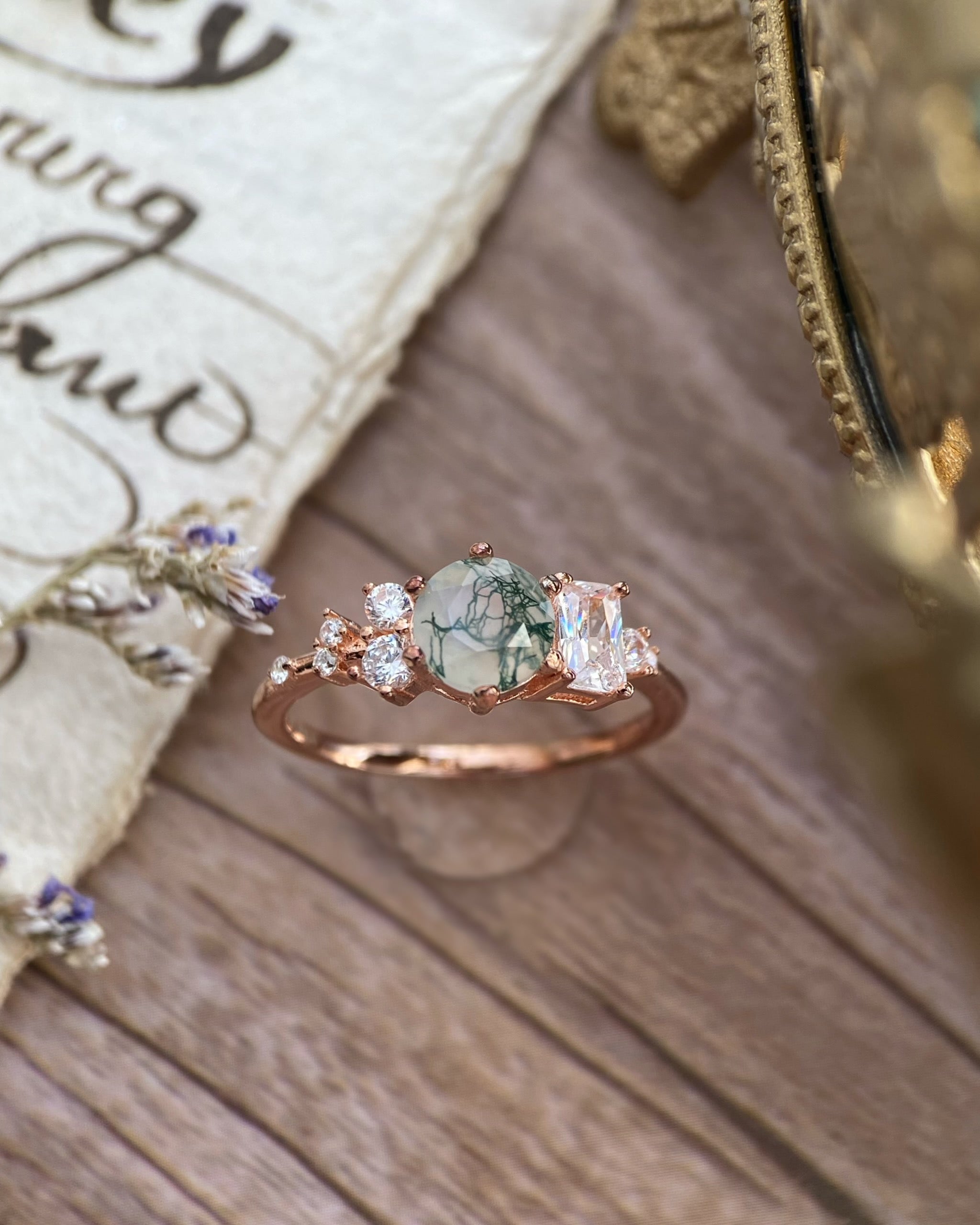 【Veridia Cascade】Bague de fiançailles unique, faite main, en agate mousse naturelle de 0,8 ct, forme ronde