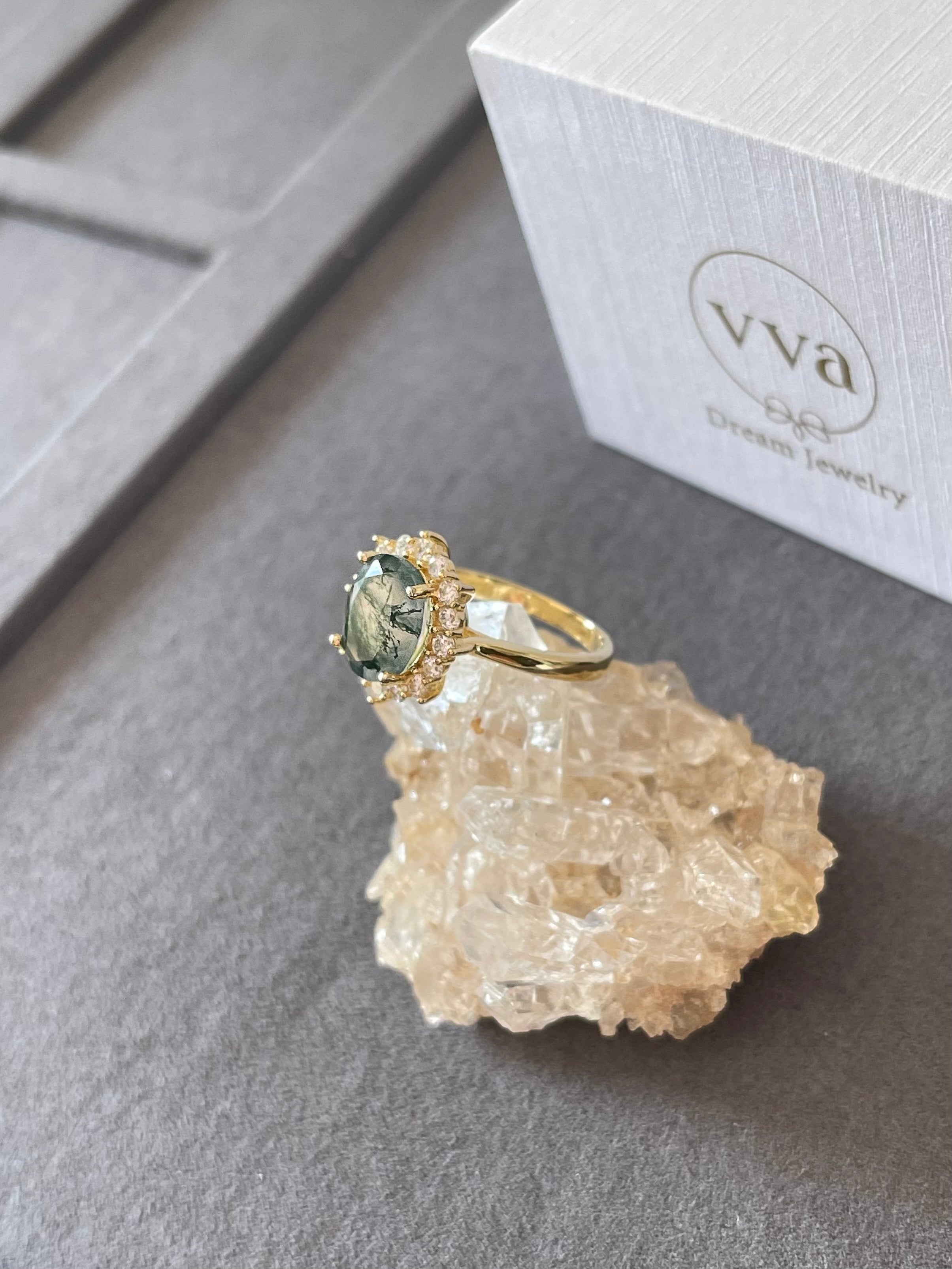 【Morrigan 】 Unique Handmade Natural Green Moss Agate Engagement Ring Oval Shape 3ct