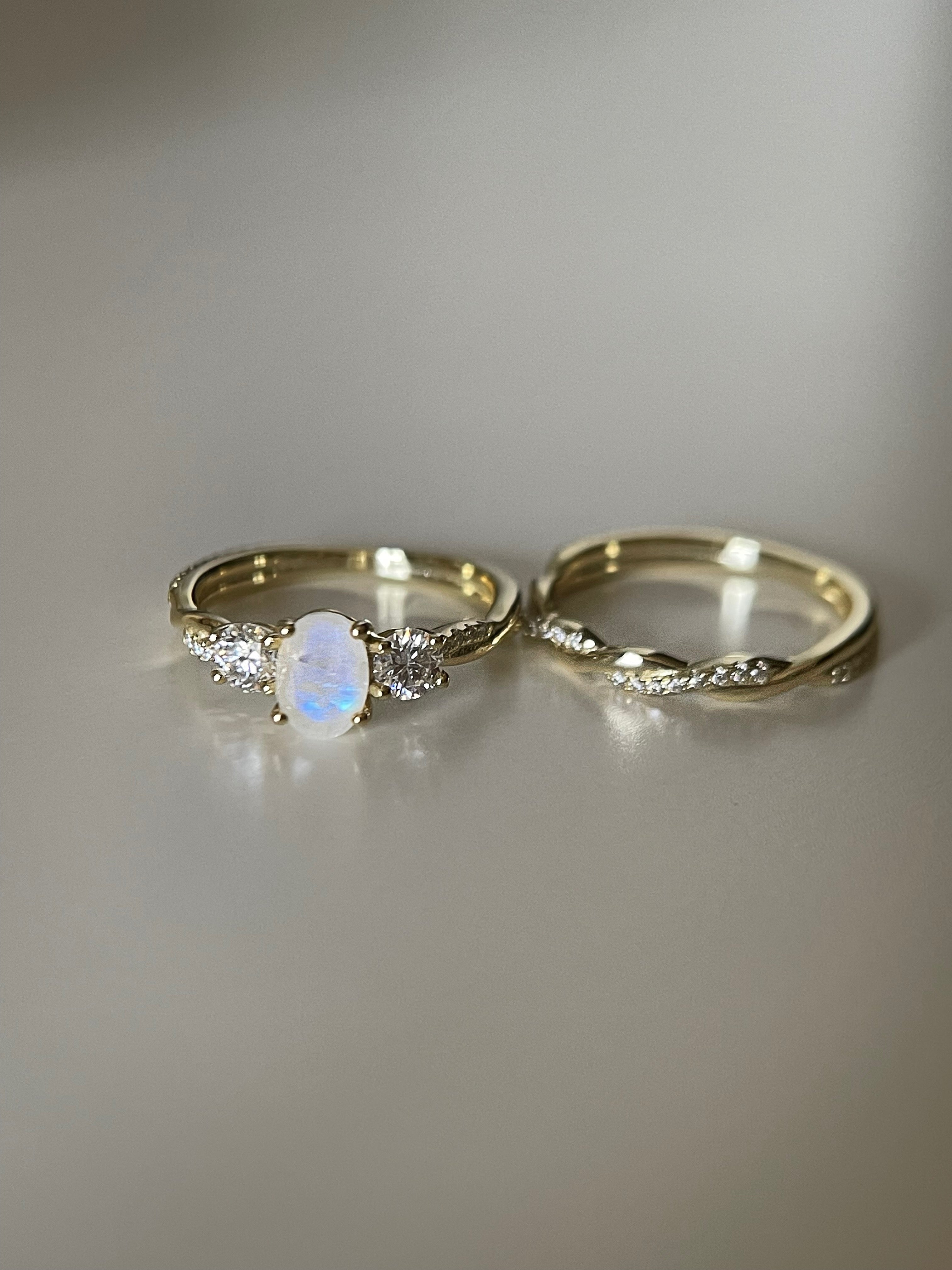 【Infinity Lumina】Unique Handmade Natural Blue Moonstone Engagement Ring Set 2pcs 0.75ct Oval Shape