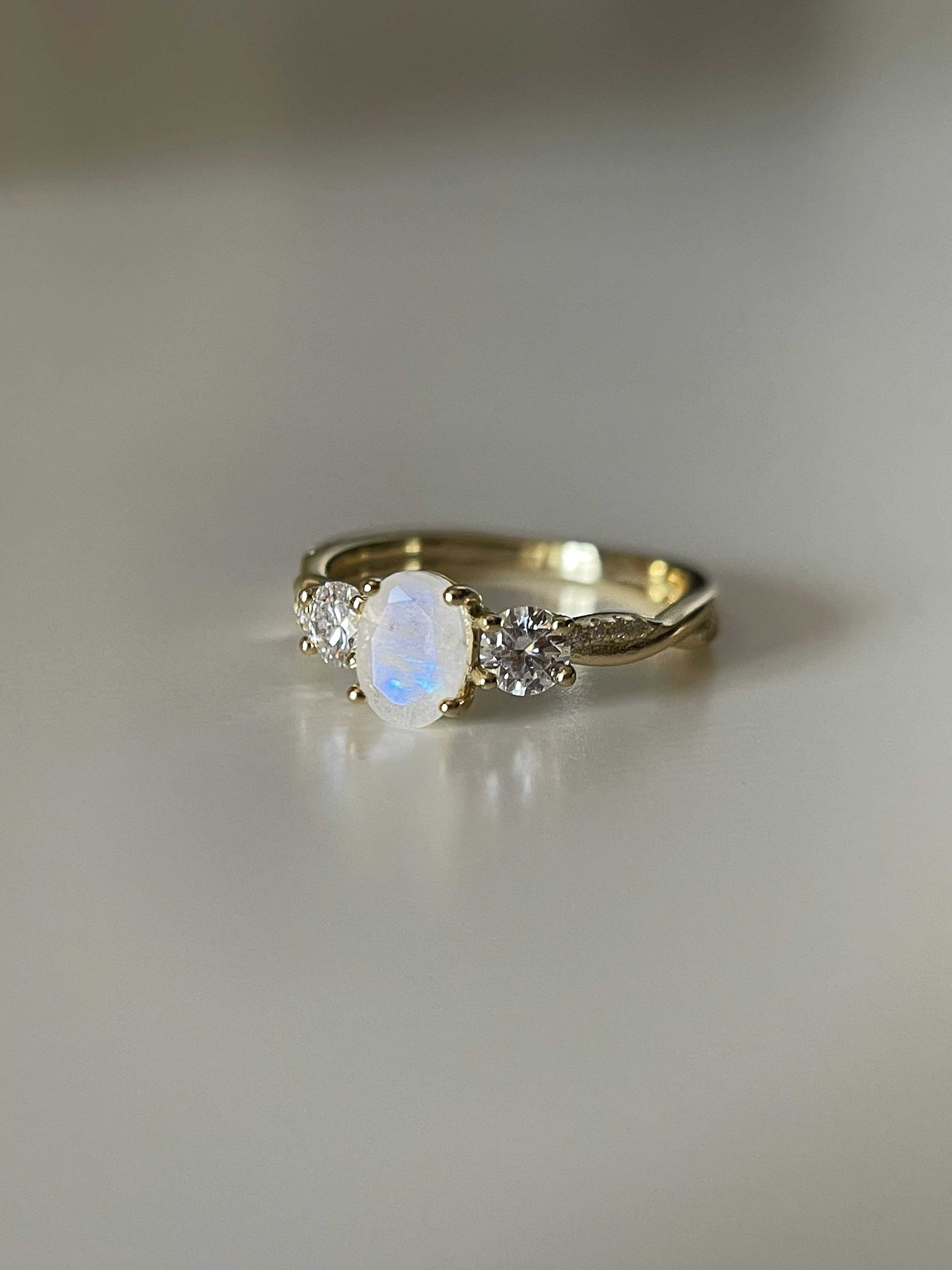 【Infinity Lumina】Unique Handmade Natural Blue Moonstone Engagement Ring Set 2pcs 0.75ct Oval Shape