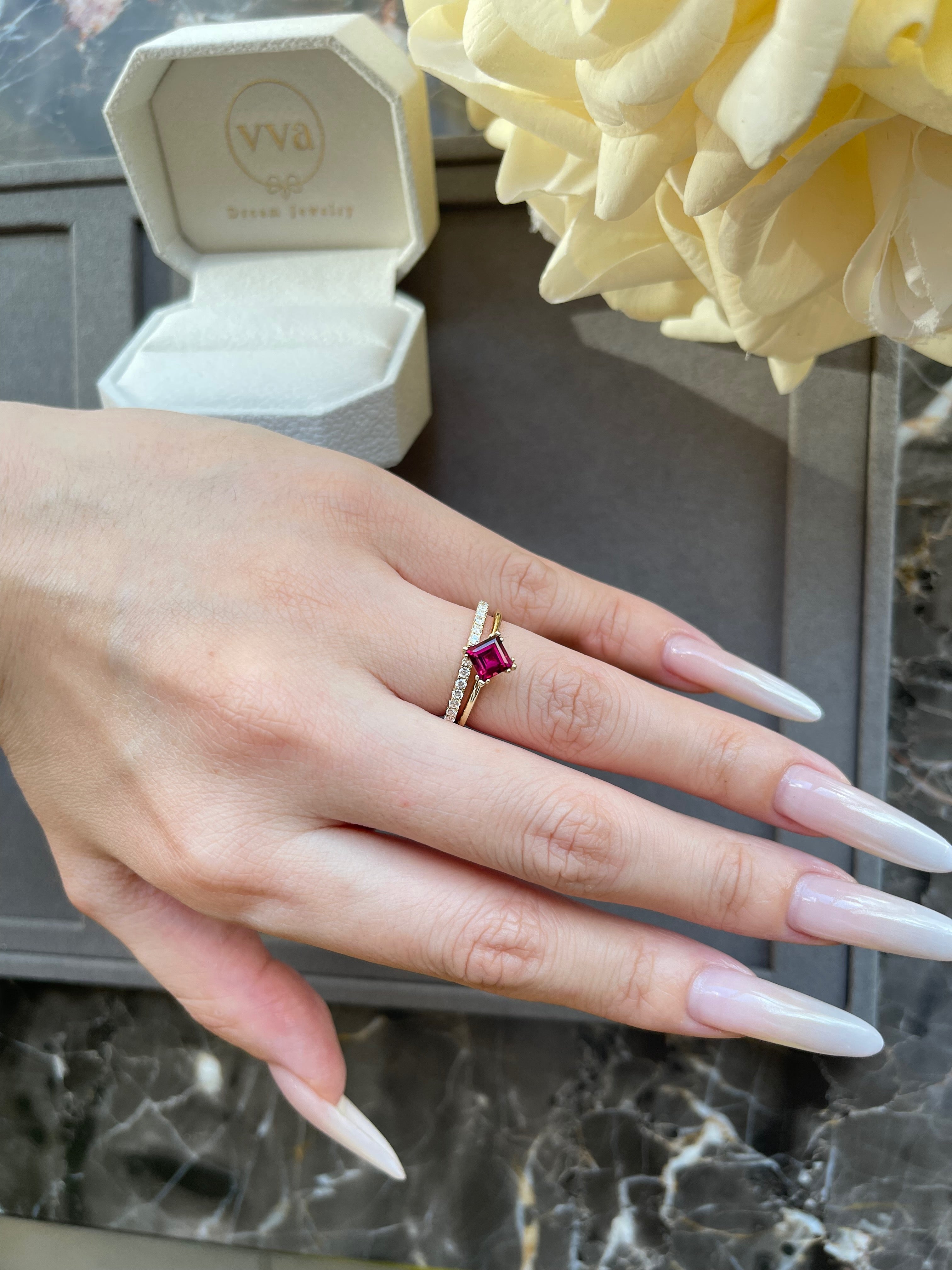 【Rubienne Set】Unique Handmade Natural Rhodolite Garnet Engagement Ring Set 2pcs 0.75ct Princess Shape