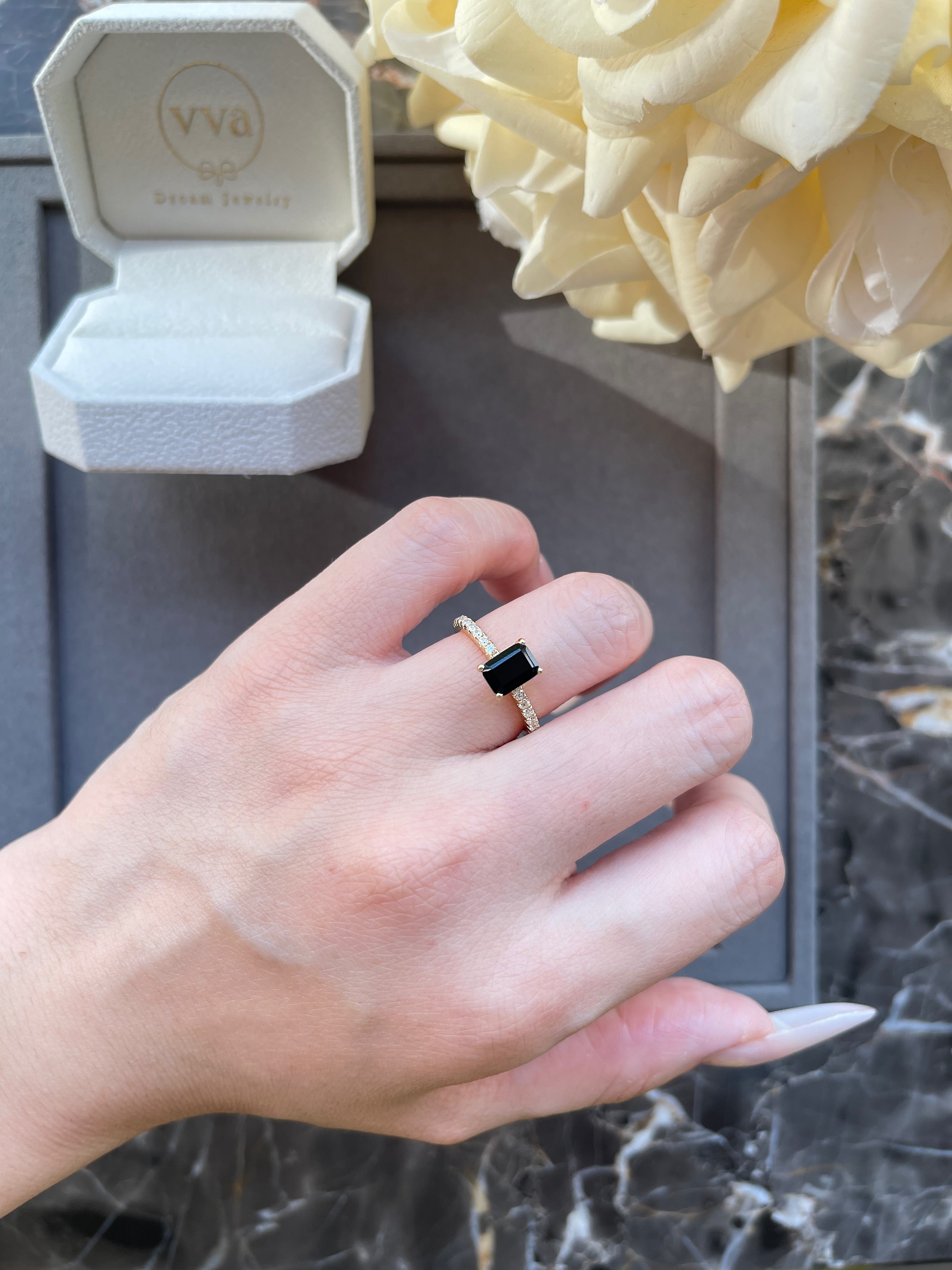 【Onyx Summetry】Handmade Natural Black Onyx Engagement Ring 1ct Baguette Shape