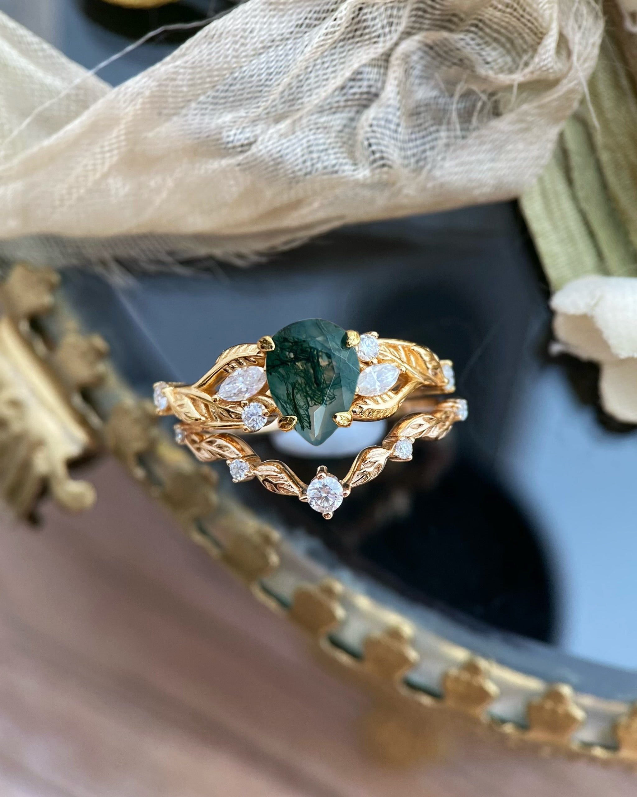 【Voile éthéré】Bague de fiançailles unique en agate mousse naturelle, faite main, de forme ovale, 1,5 ct