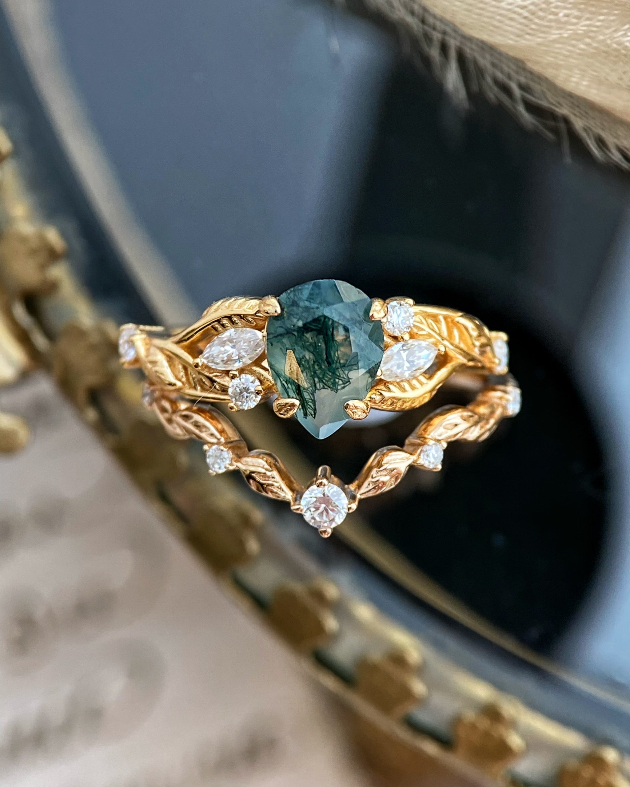 【Voile éthéré】Bague de fiançailles unique en agate mousse naturelle, faite main, de forme ovale, 1,5 ct
