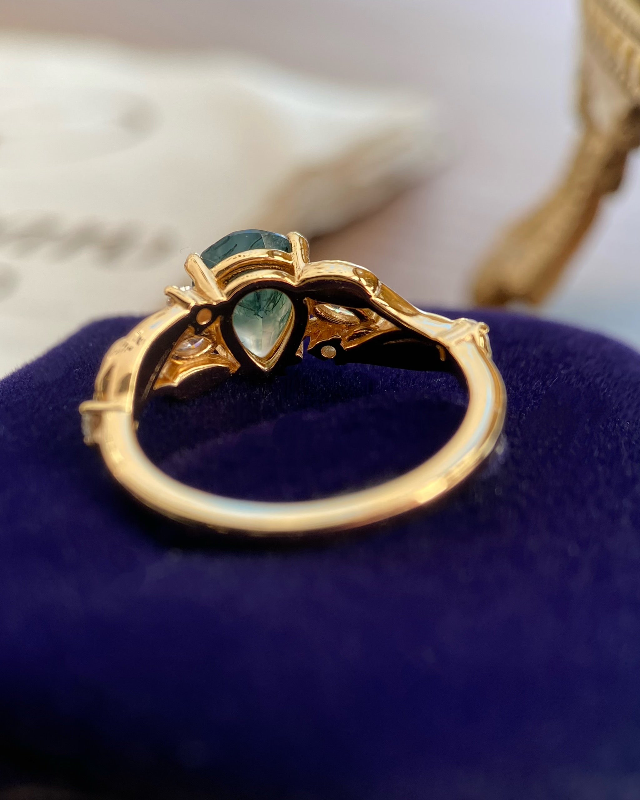 【Voile éthéré】Bague de fiançailles unique en agate mousse naturelle, faite main, de forme ovale, 1,5 ct