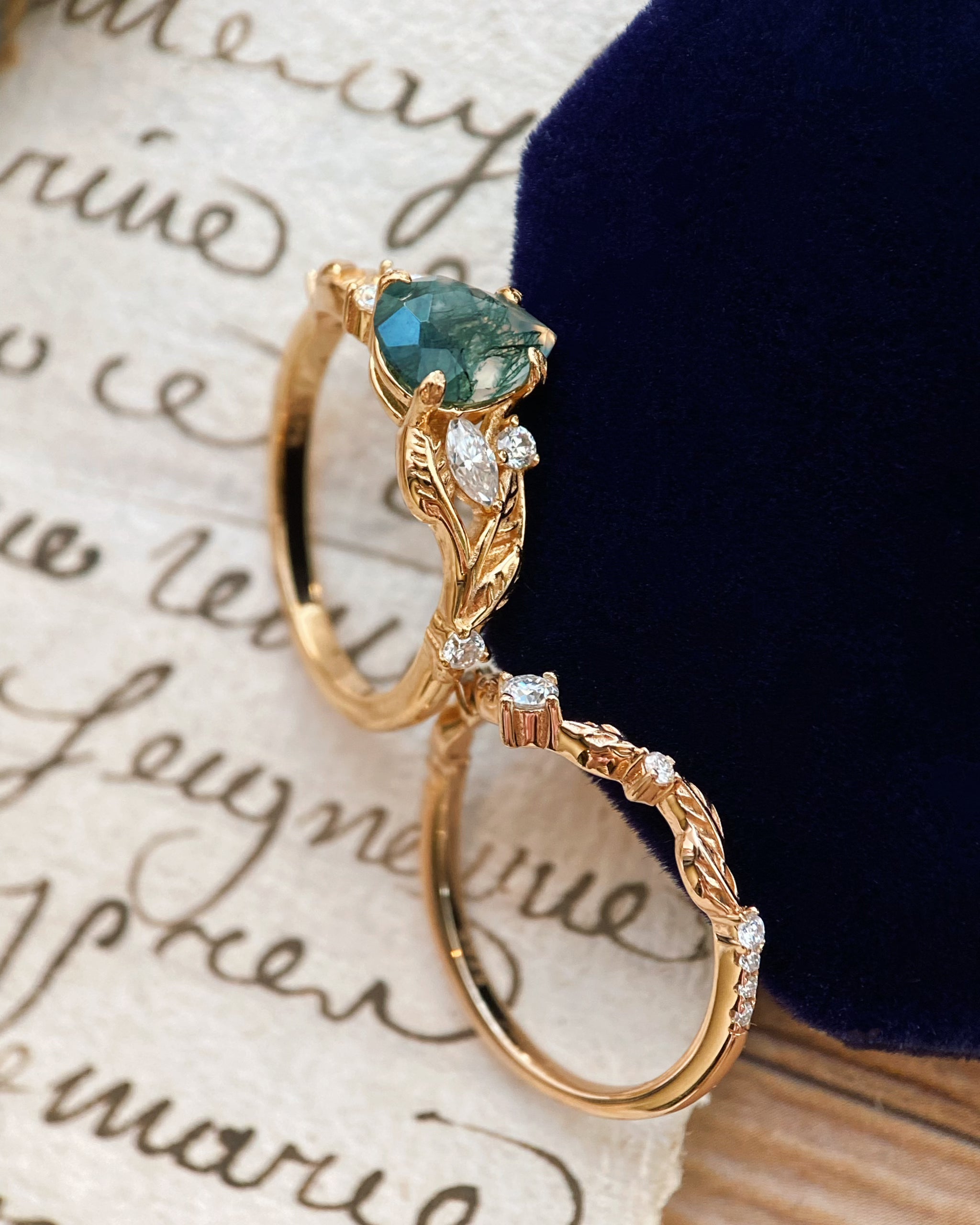 【Voile éthéré】Bague de fiançailles unique en agate mousse naturelle, faite main, de forme ovale, 1,5 ct