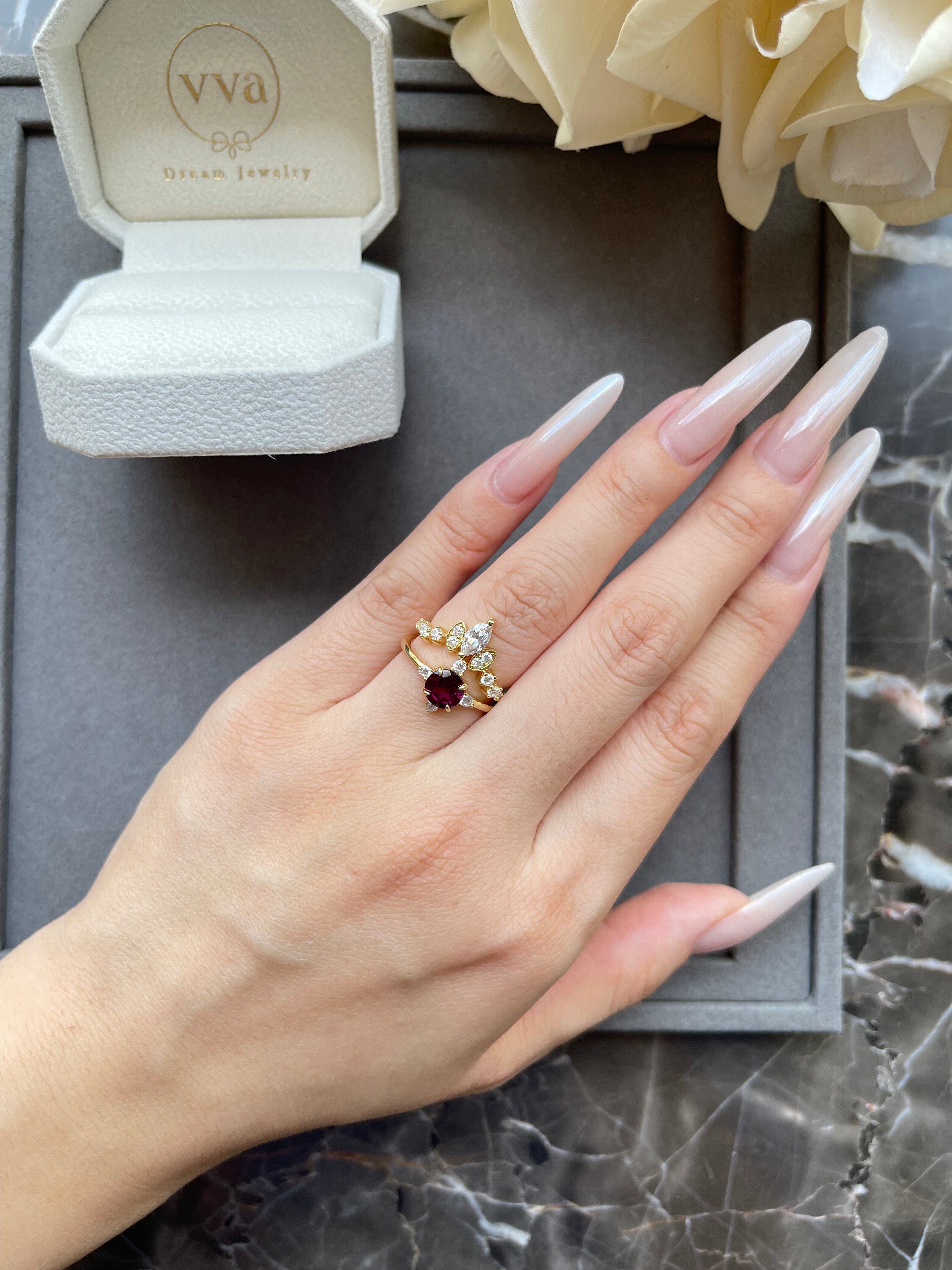 【FREYA】Unique Handmade Natural Rhodolite Garnet Engagement Ring Round Shape 0.8ct