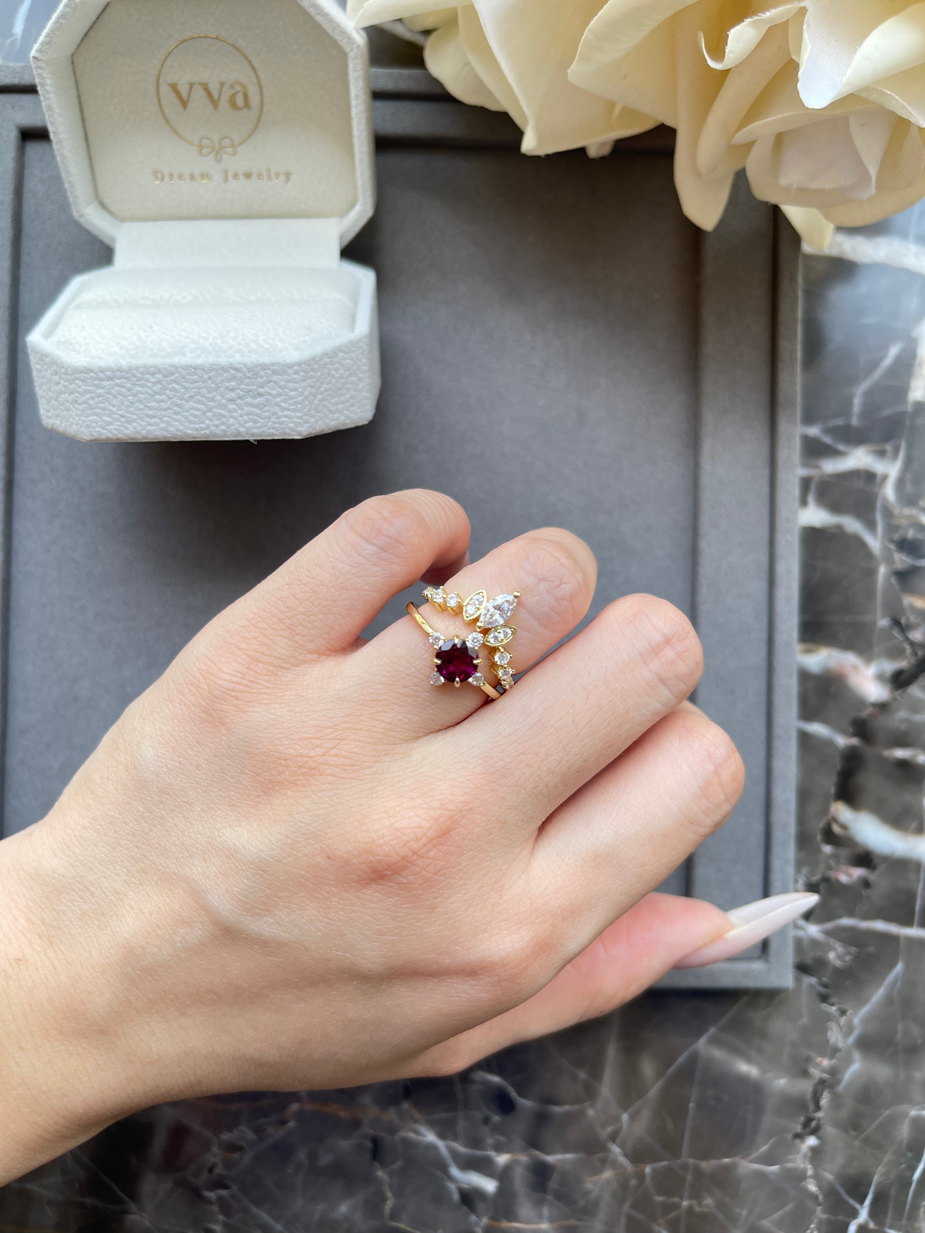 【FREYA】Unique Handmade Natural Rhodolite Garnet Engagement Ring Round Shape 0.8ct