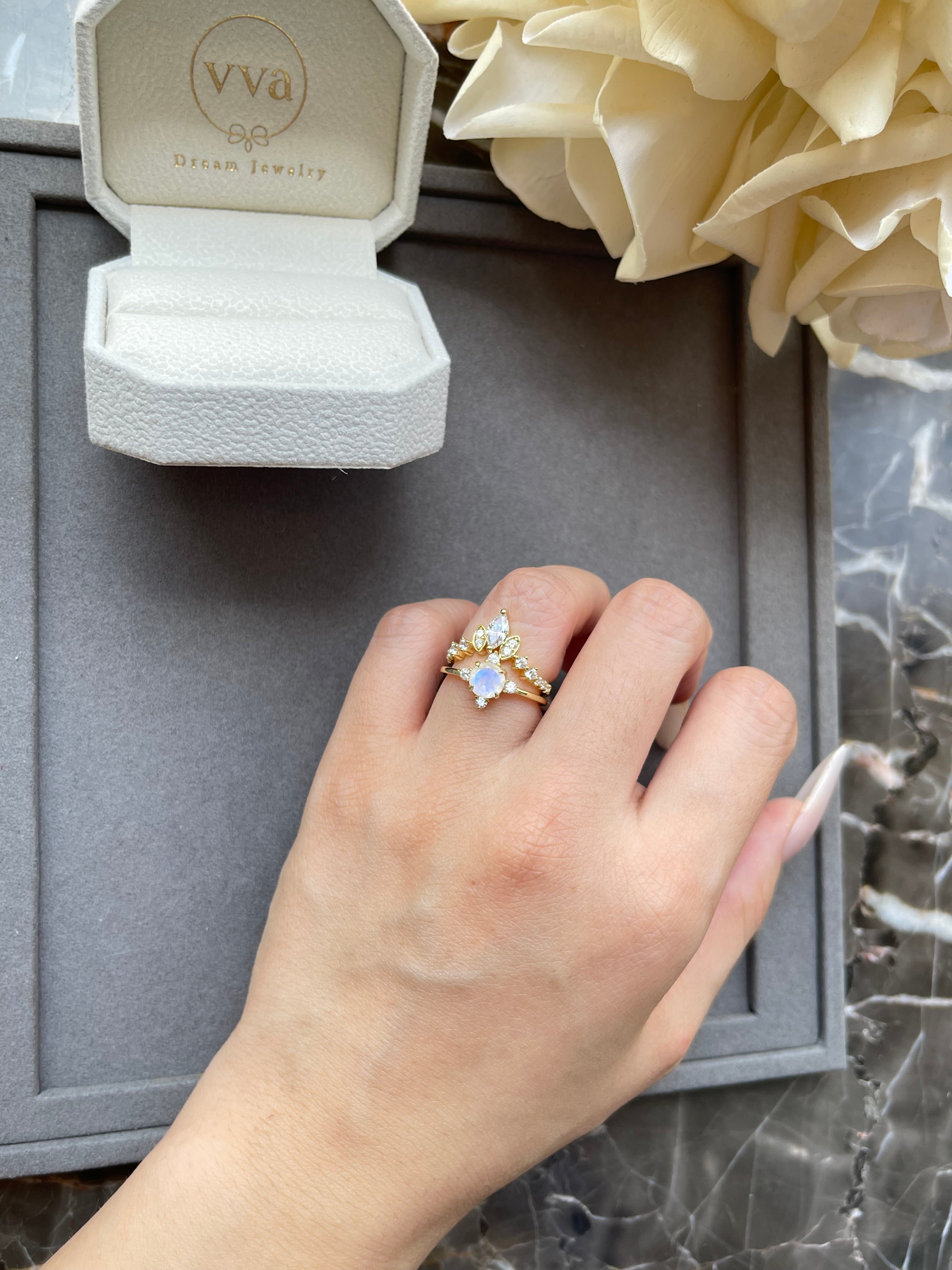 【ARIADNE】Unique Handmade Natural Blue Moonstone Engagement Ring Round Shape 0.8ct