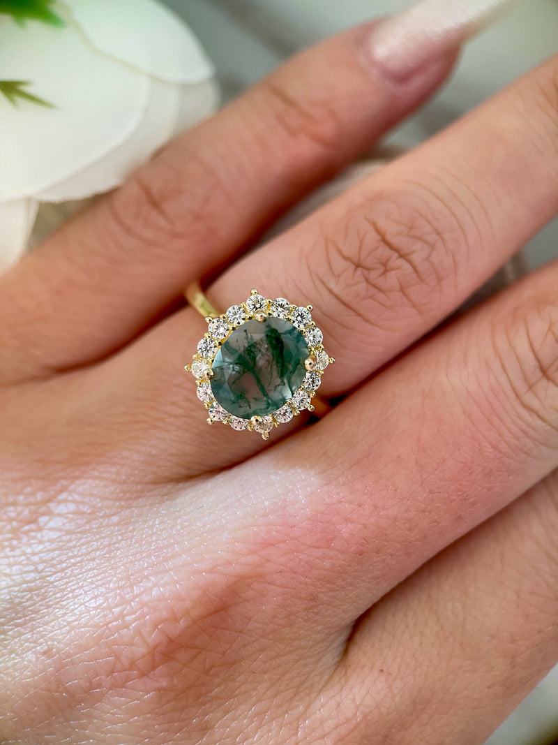 【Morrigan】 Bague de fiançailles unique, faite main, en agate mousse verte naturelle de forme ovale, 3 carats 