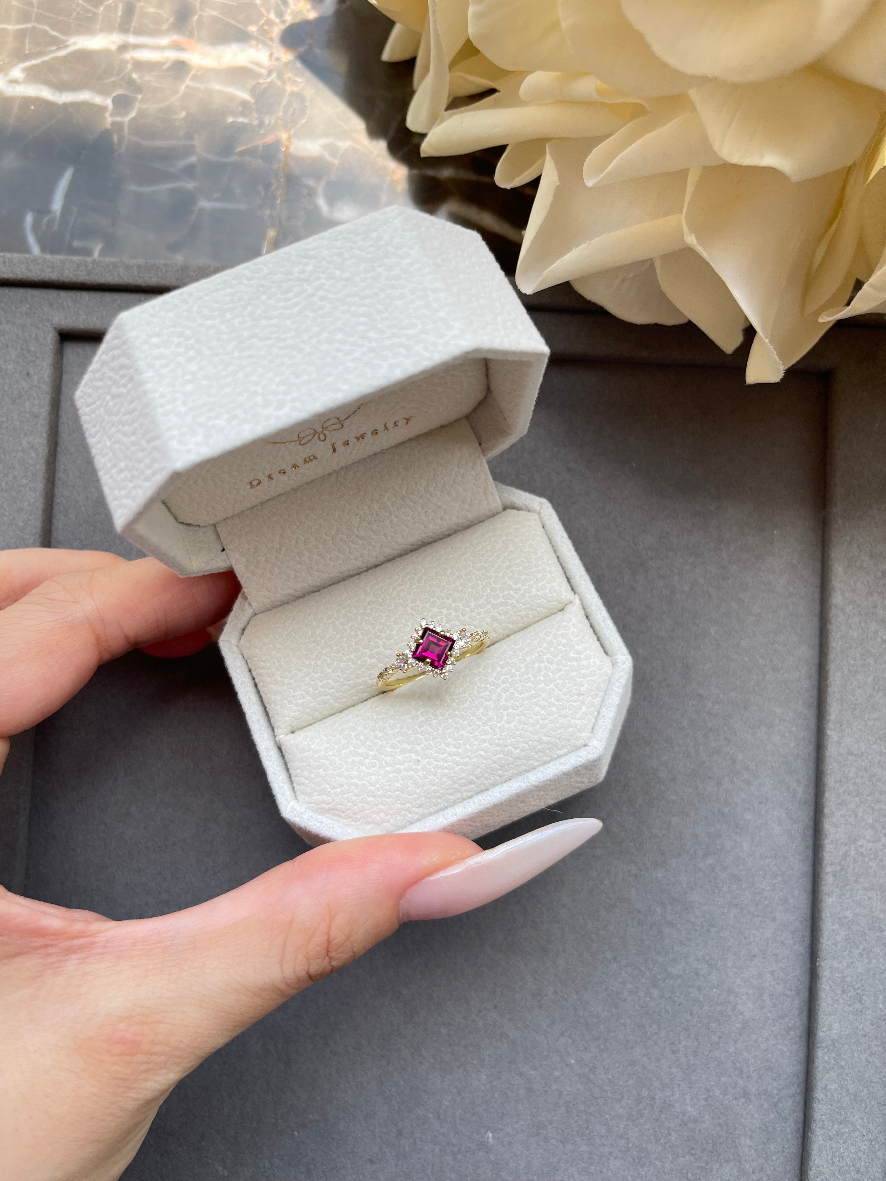 【ZENOBIA】Handmade Natural Rhodolite Garnet Engagement Ring Princess Shape 0.75ct