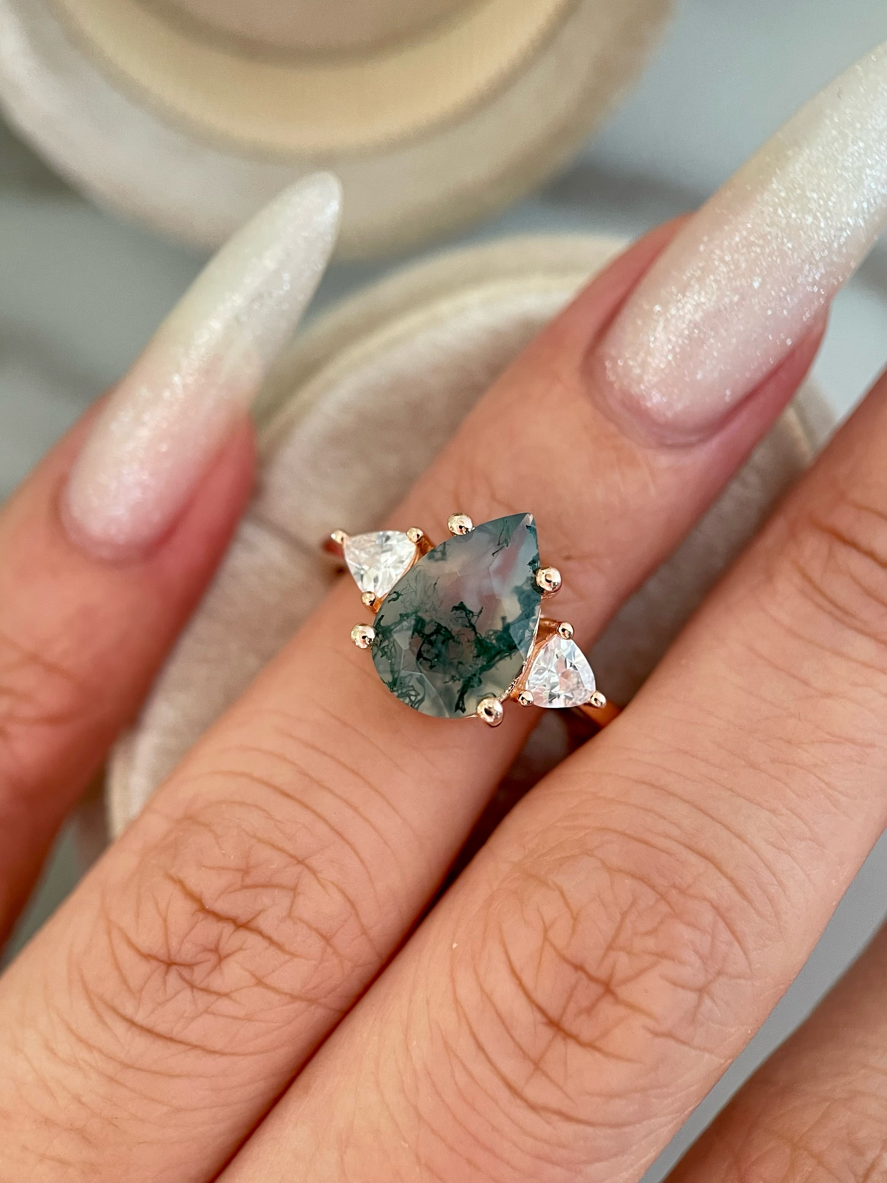 【NOISETTE】Bague de fiançailles unique en agate mousse naturelle, faite à la main, 3 carats, forme poire