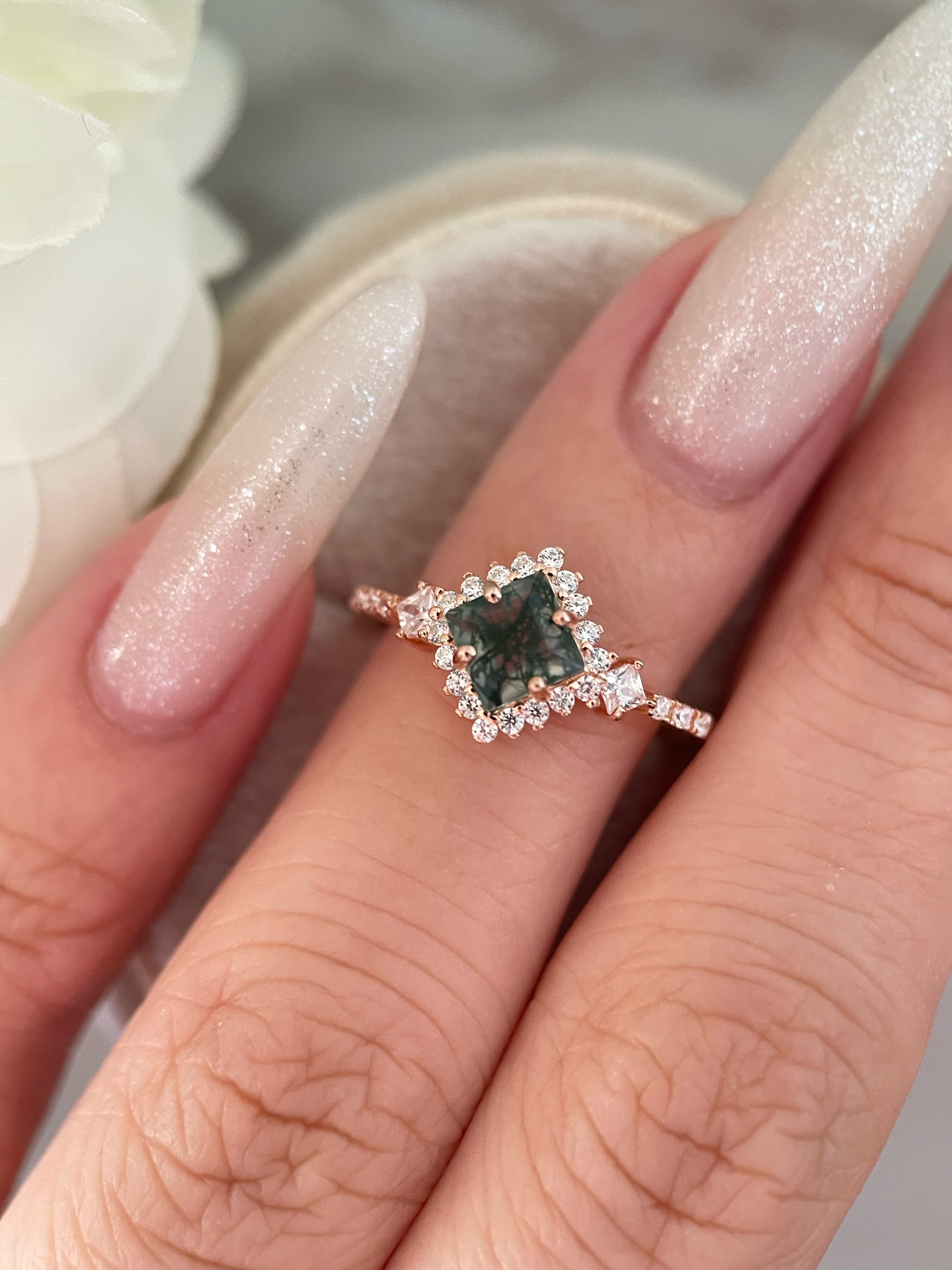 【RHIANNON】Bague de fiançailles unique, faite à la main, en agate mousse naturelle, forme princesse, 0,75 ct