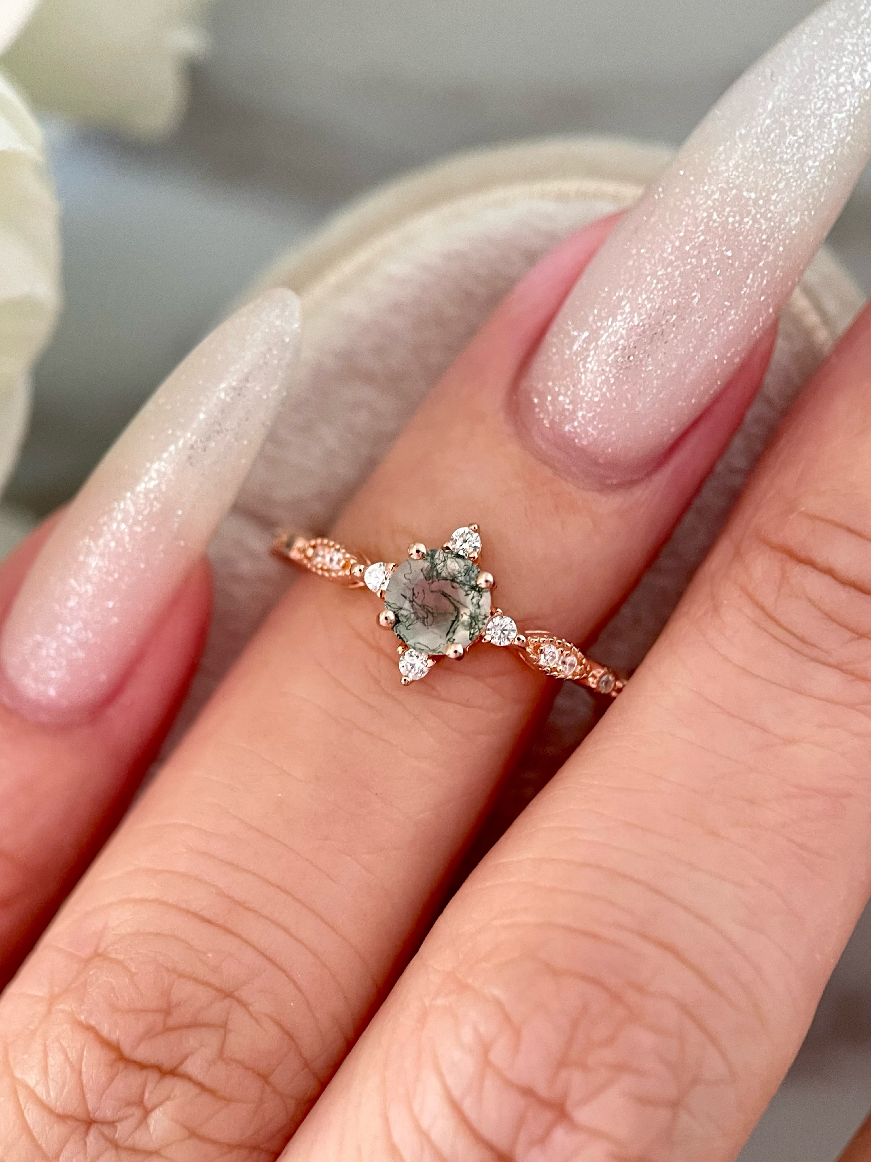 【Coralie】Bague de fiançailles unique, faite main, en agate mousse naturelle de 0,5 ct, forme ronde