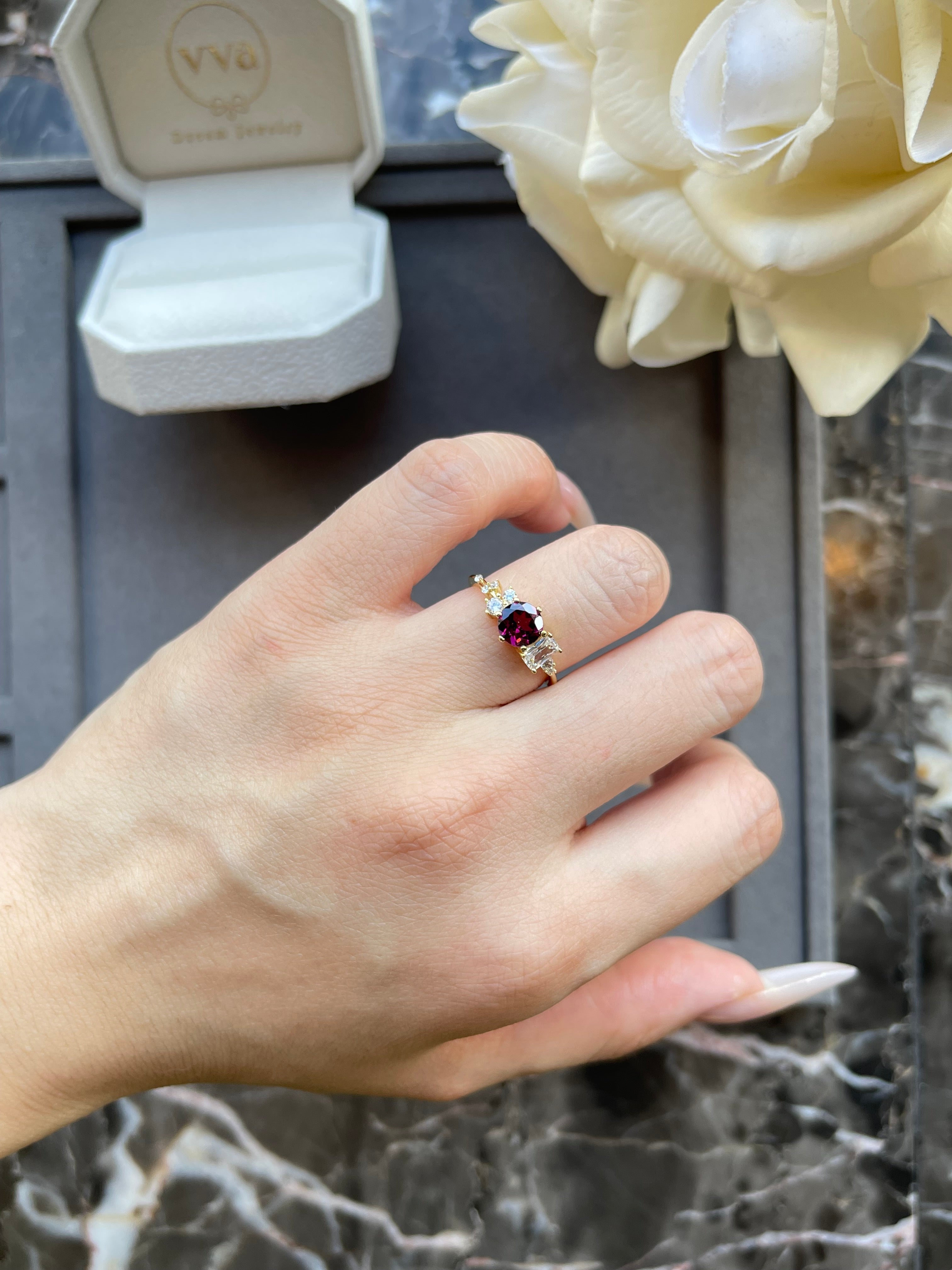 【Amaranth】Unique Handmade Natural Rhodolite Garnet Engagement Ring 0.8ct Round Shape