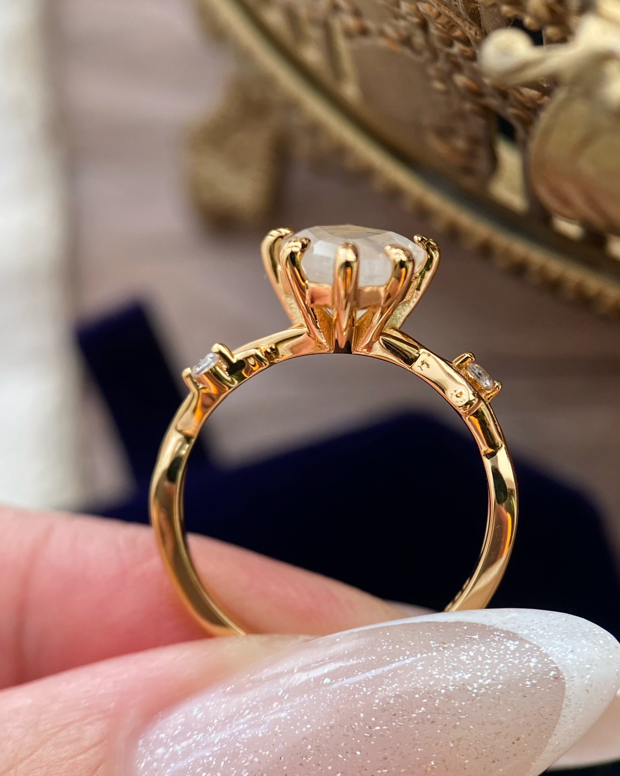 【Voile éthéré】Bague de fiançailles unique en agate mousse naturelle, faite main, de forme ovale, 1,5 ct