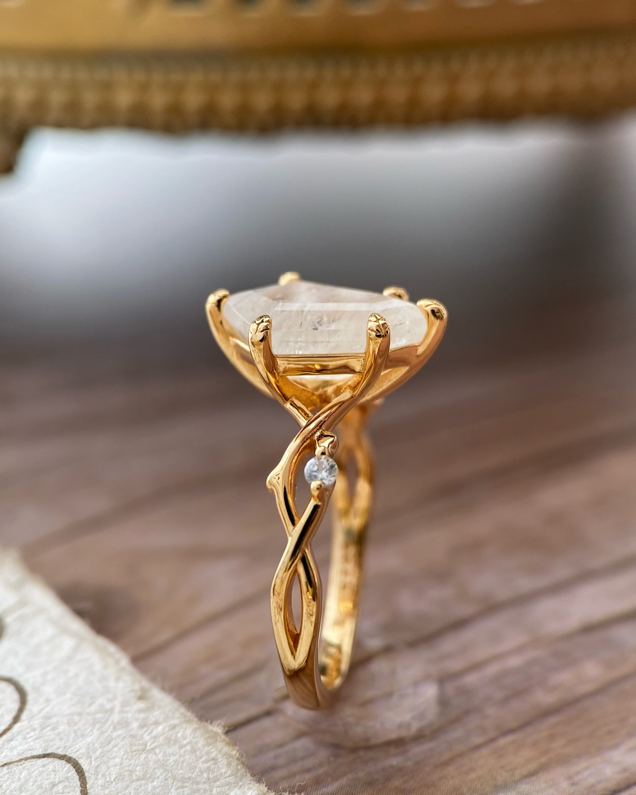 【Voile éthéré】Bague de fiançailles unique en agate mousse naturelle, faite main, de forme ovale, 1,5 ct