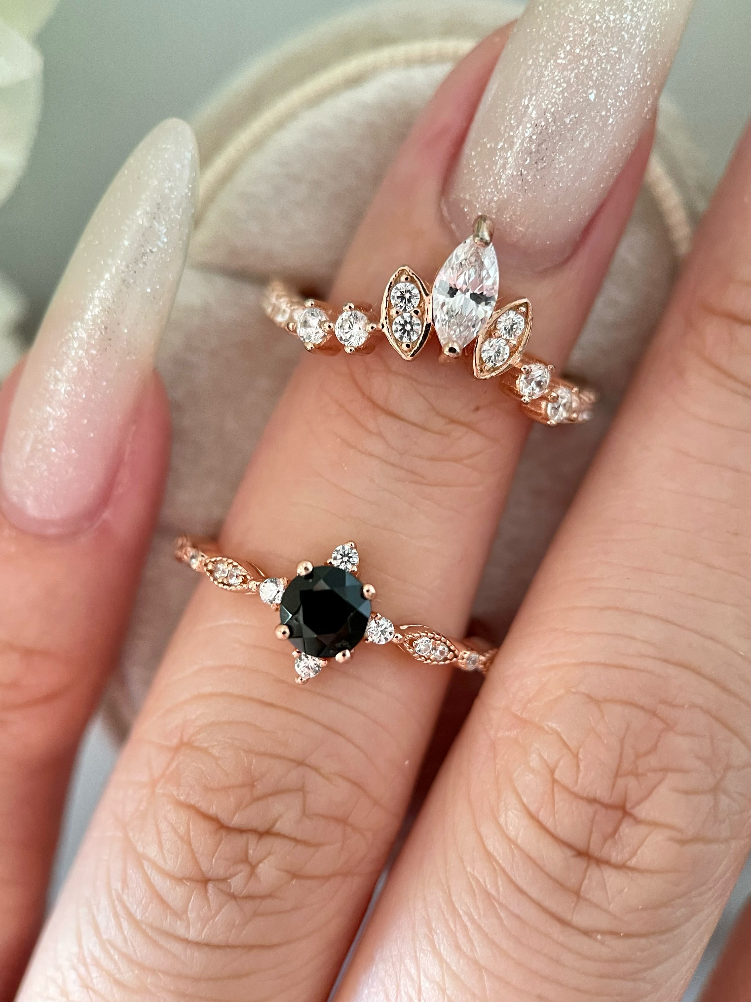 【Ensemble Nocturna】Ensemble de 2 bagues de fiançailles en onyx noir naturel fait main, forme ronde, 0,5 ct