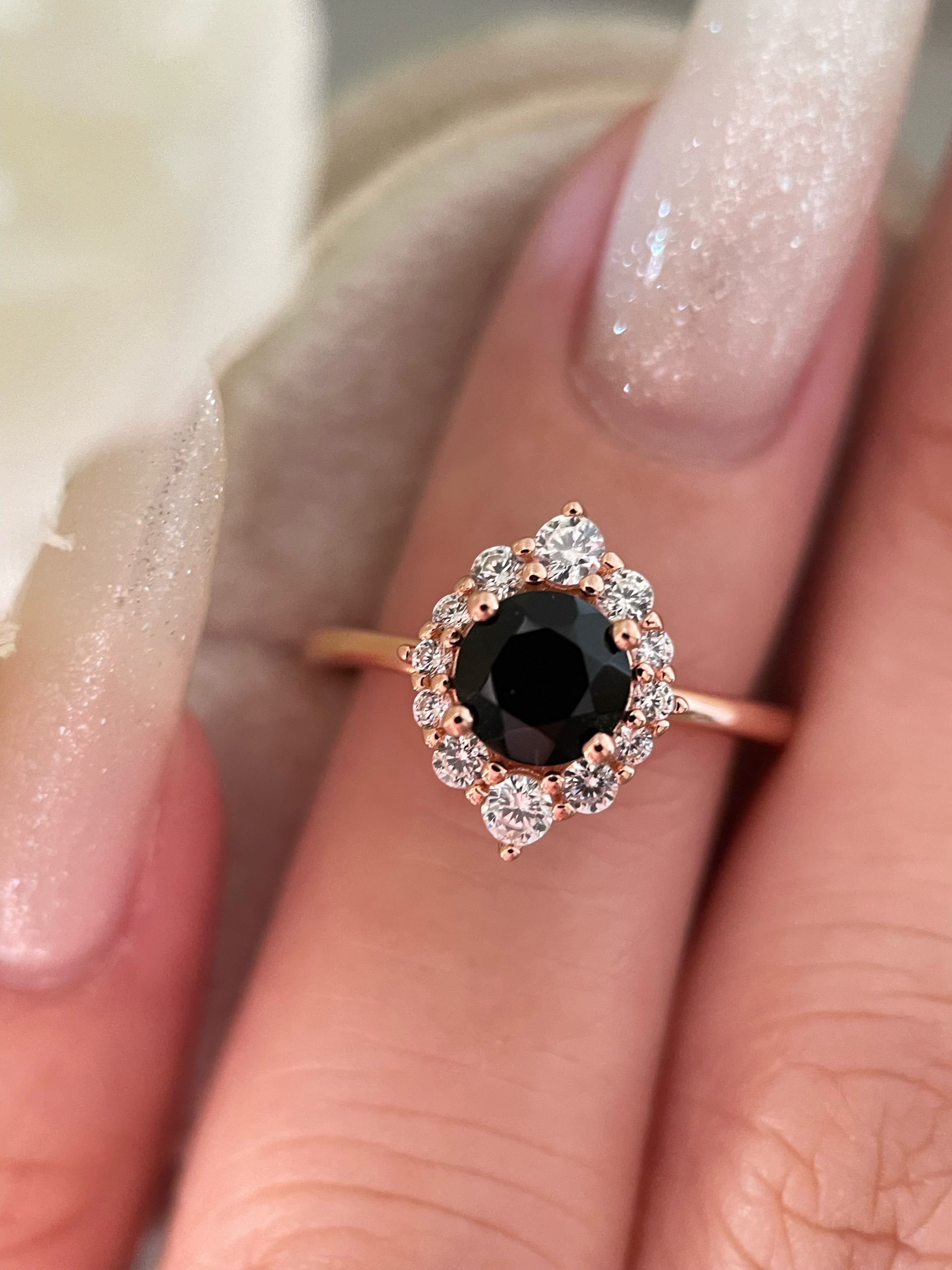 【Isolde】Unique Handmade Natural Black Onyx Engagement Ring 0.8ct Round Cut