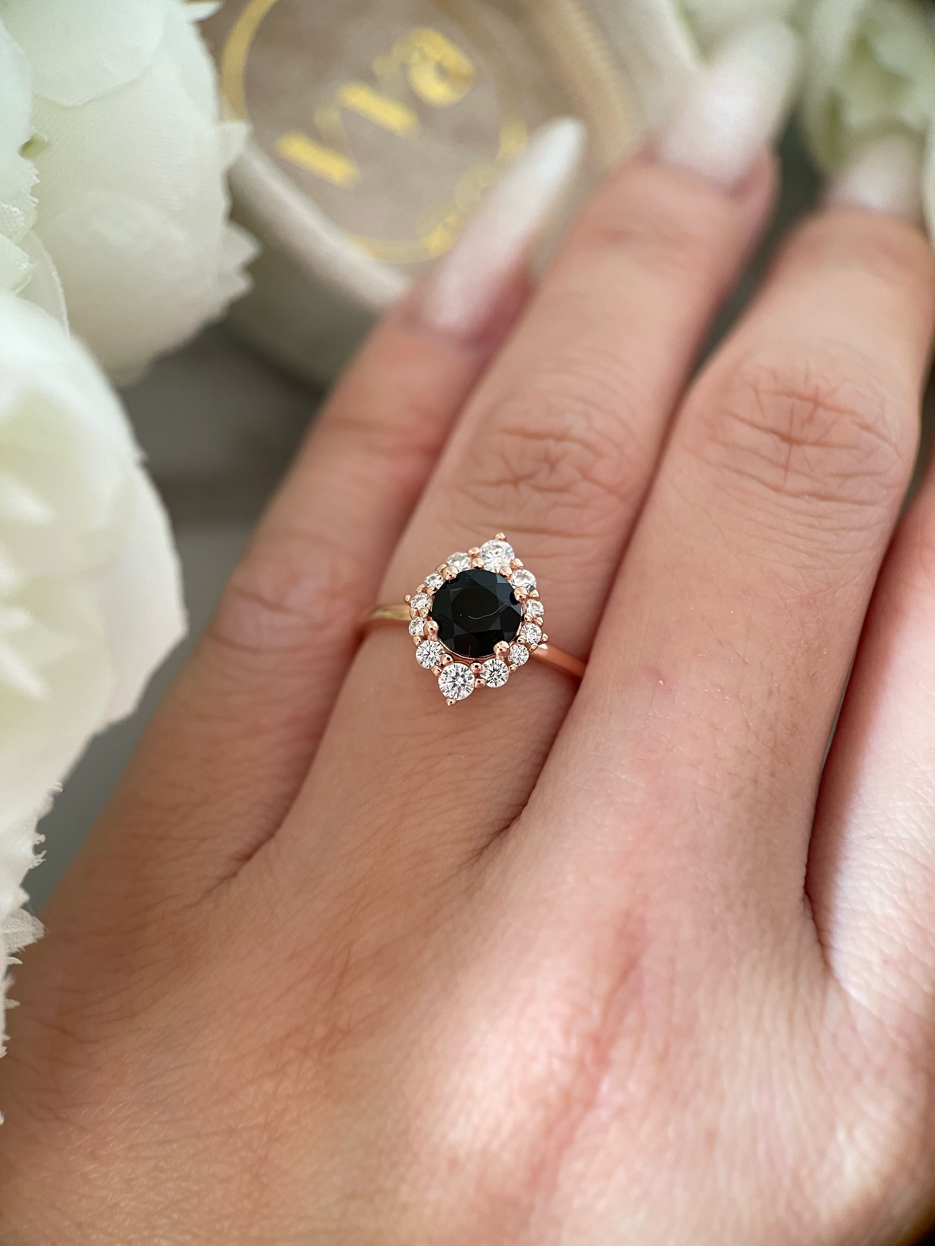 【Isolde】Unique Handmade Natural Black Onyx Engagement Ring 0.8ct Round Cut