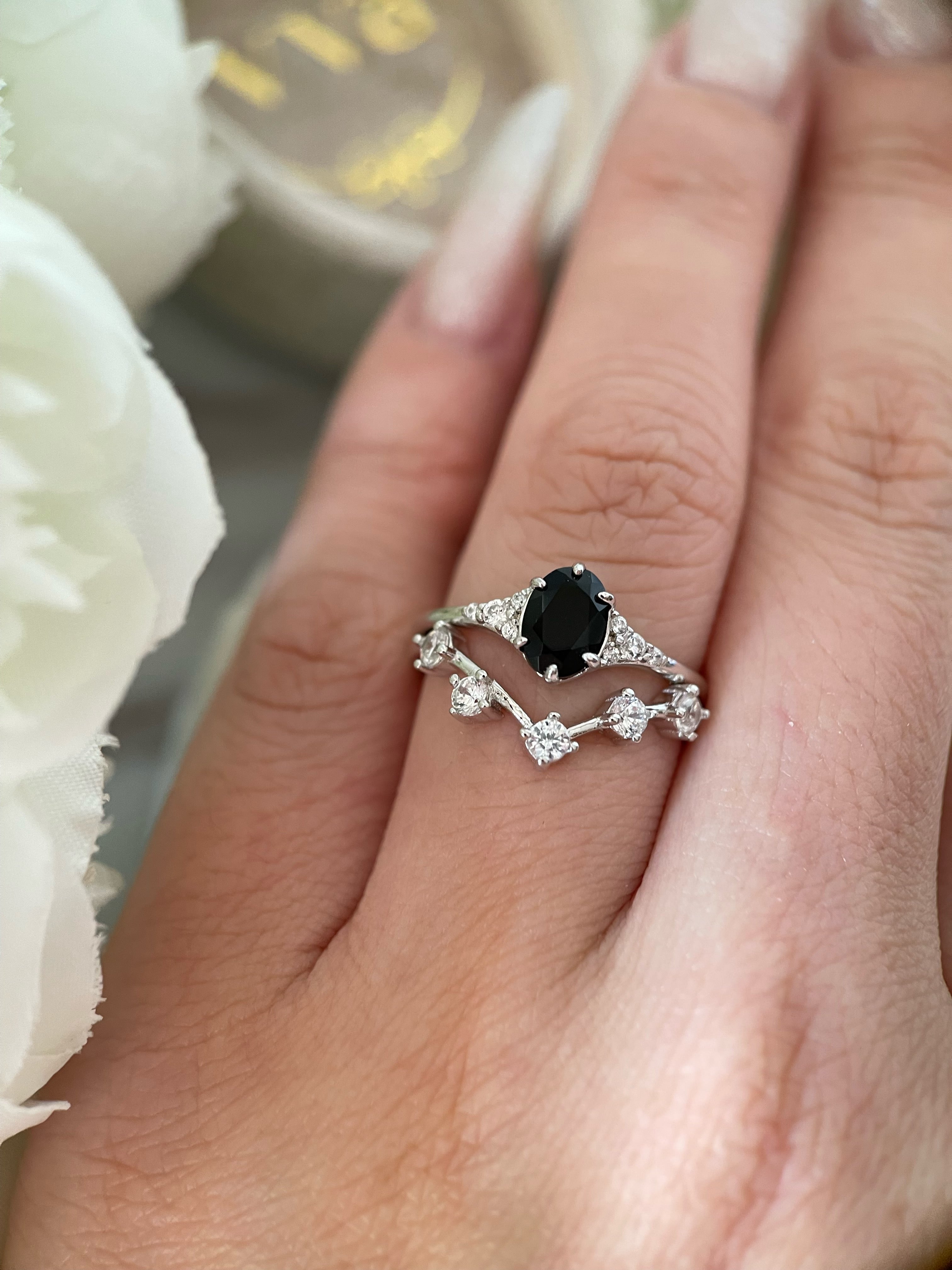 【Ensemble Lyra】Ensemble de 2 bagues de fiançailles ovales en onyx noir naturel fait main (0,75 ct).