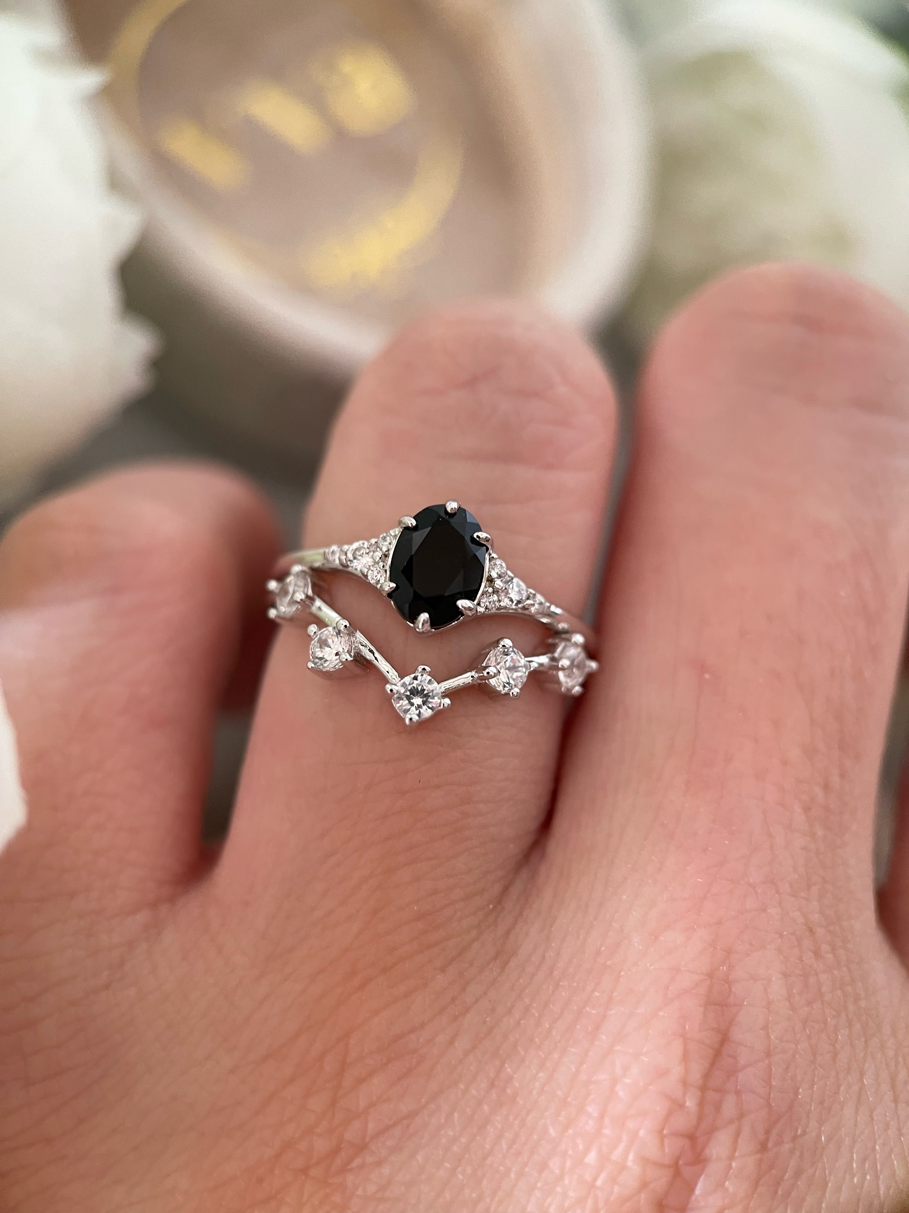 【Ensemble Lyra】Ensemble de 2 bagues de fiançailles ovales en onyx noir naturel fait main (0,75 ct).