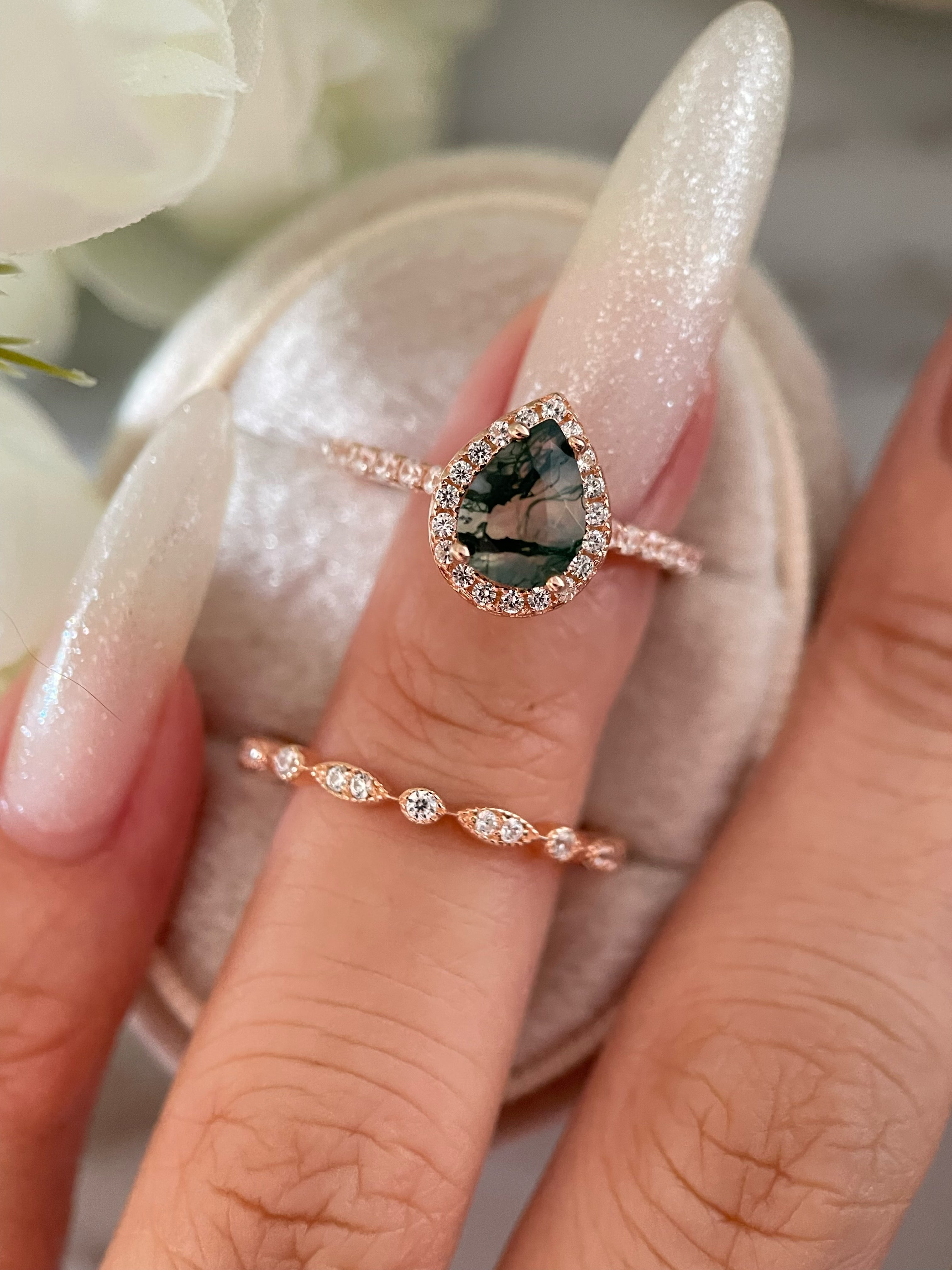 【Ensemble Verdian】Ensemble unique de bagues de fiançailles artisanales en agate mousse naturelle, 2 pièces, 0,8 ct, forme poire