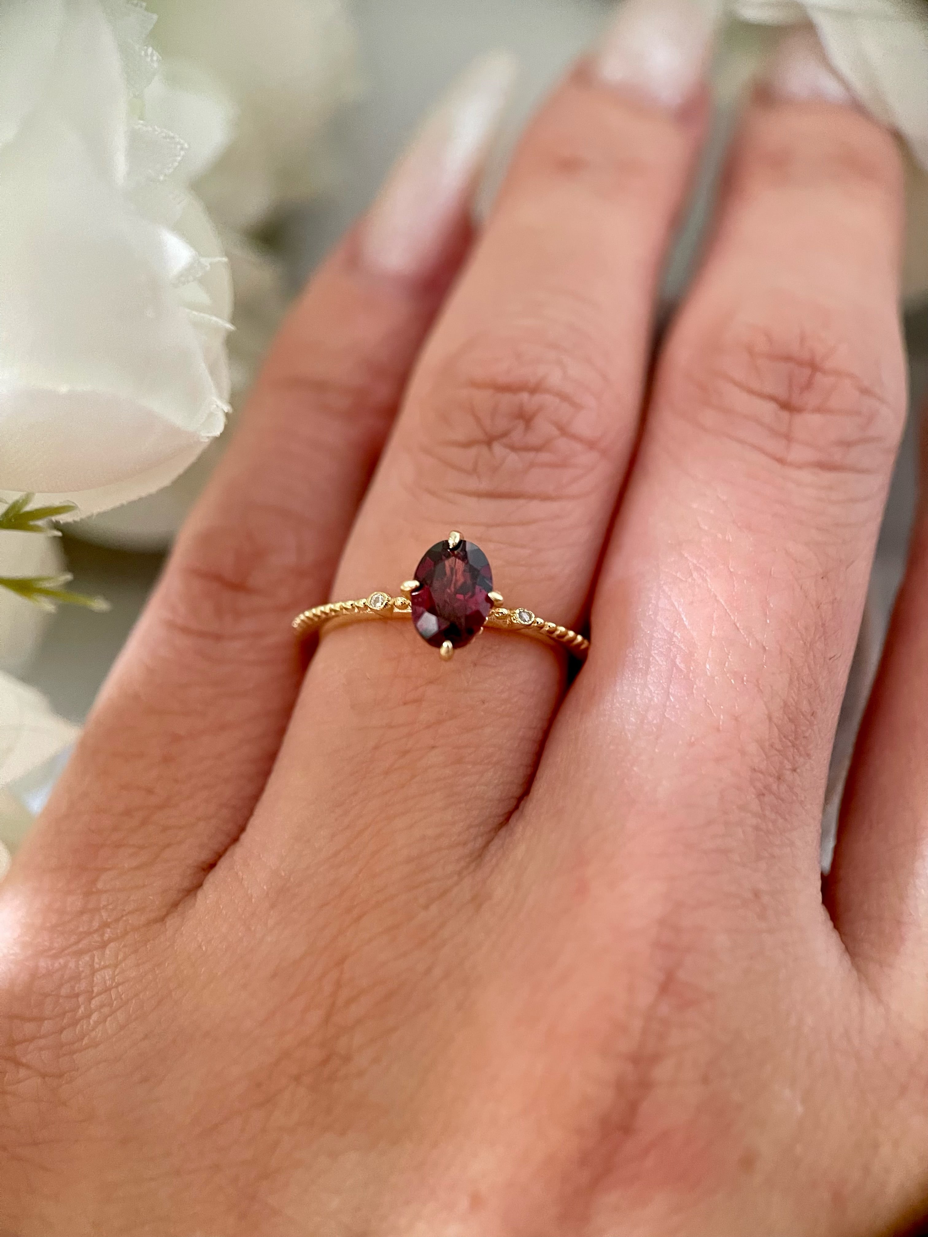 【Carmine Lattive】Unique Handmade Natural Rhodolite Garnet Engagement Ring 0.75ct Oval Cut