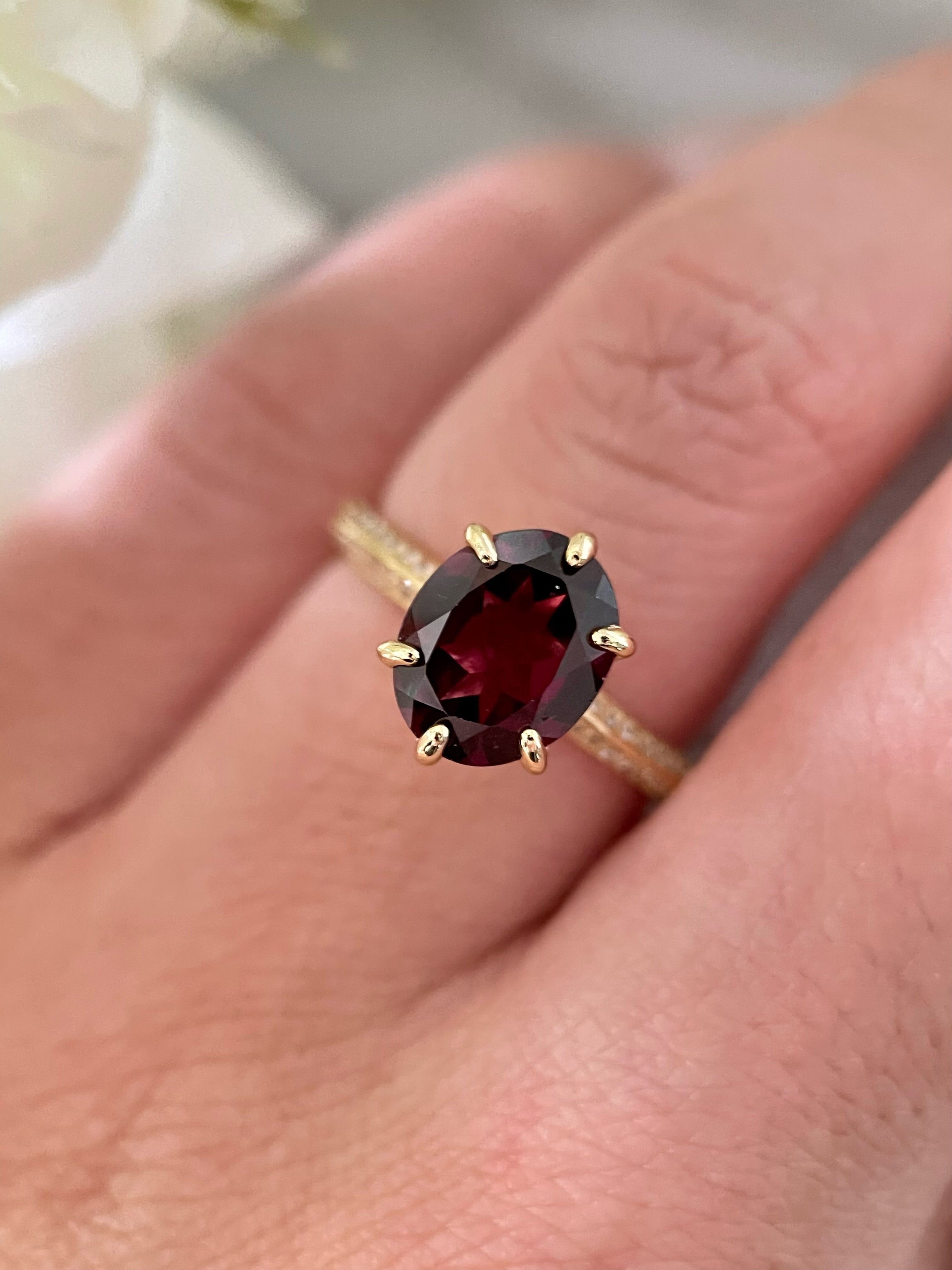 【Rubaiyat】Unique Handmade Natural Rhodolite Garnet Engagement Ring Set Oval Cut