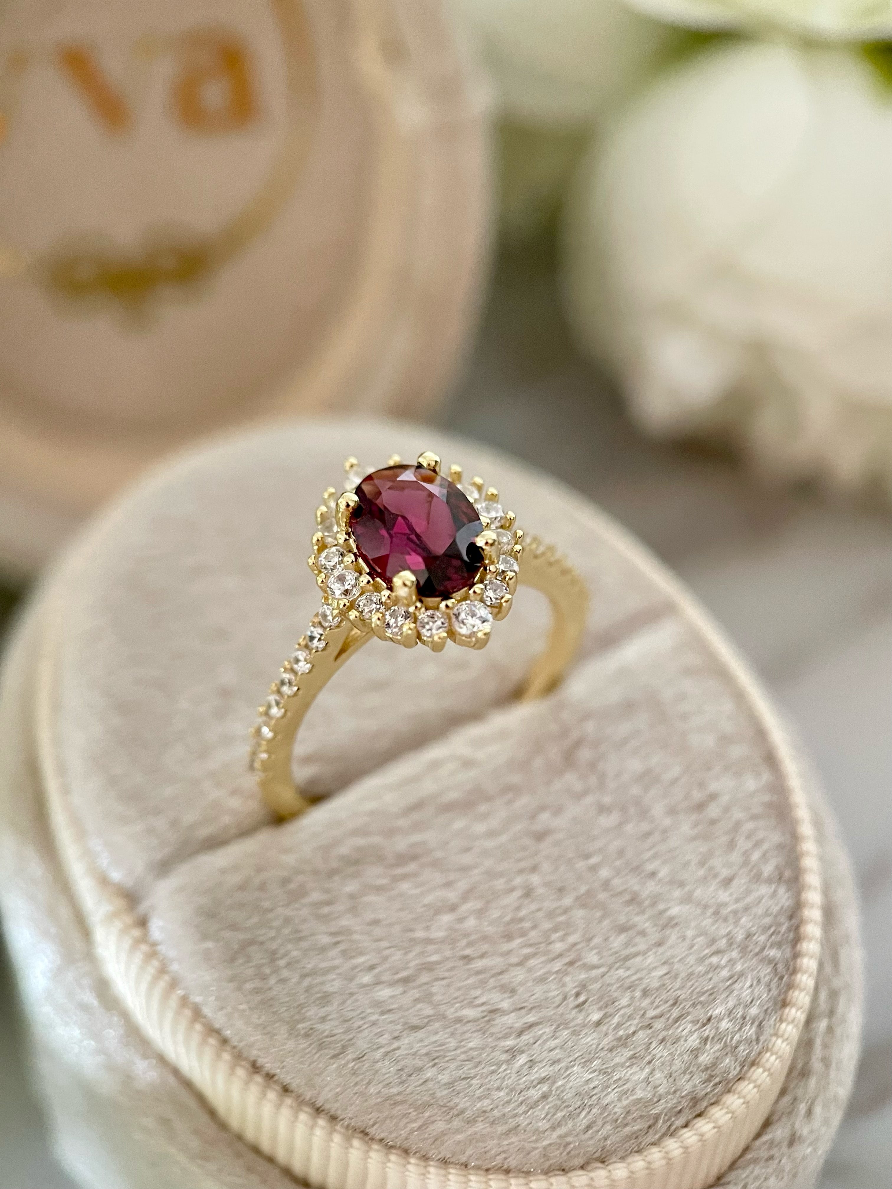 【Valencia】 Handmade Natural Rhodolite Garnet Engagement Ring 1.5ct Oval Cut