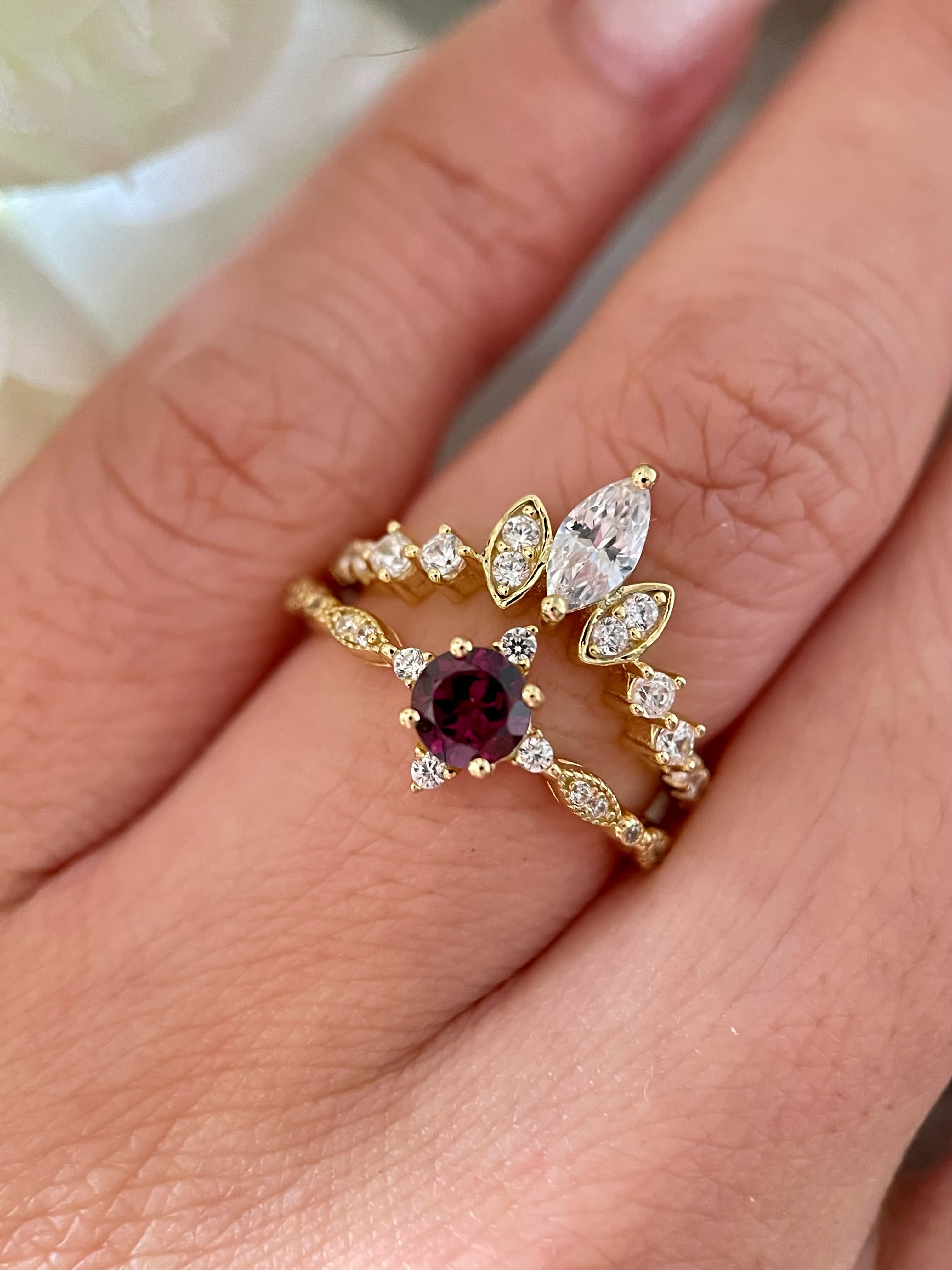 【Valoria Set】Handmade Natural Rhodolite Garnet Engagement Ring Set 2pcs 0.5ct Round Cut