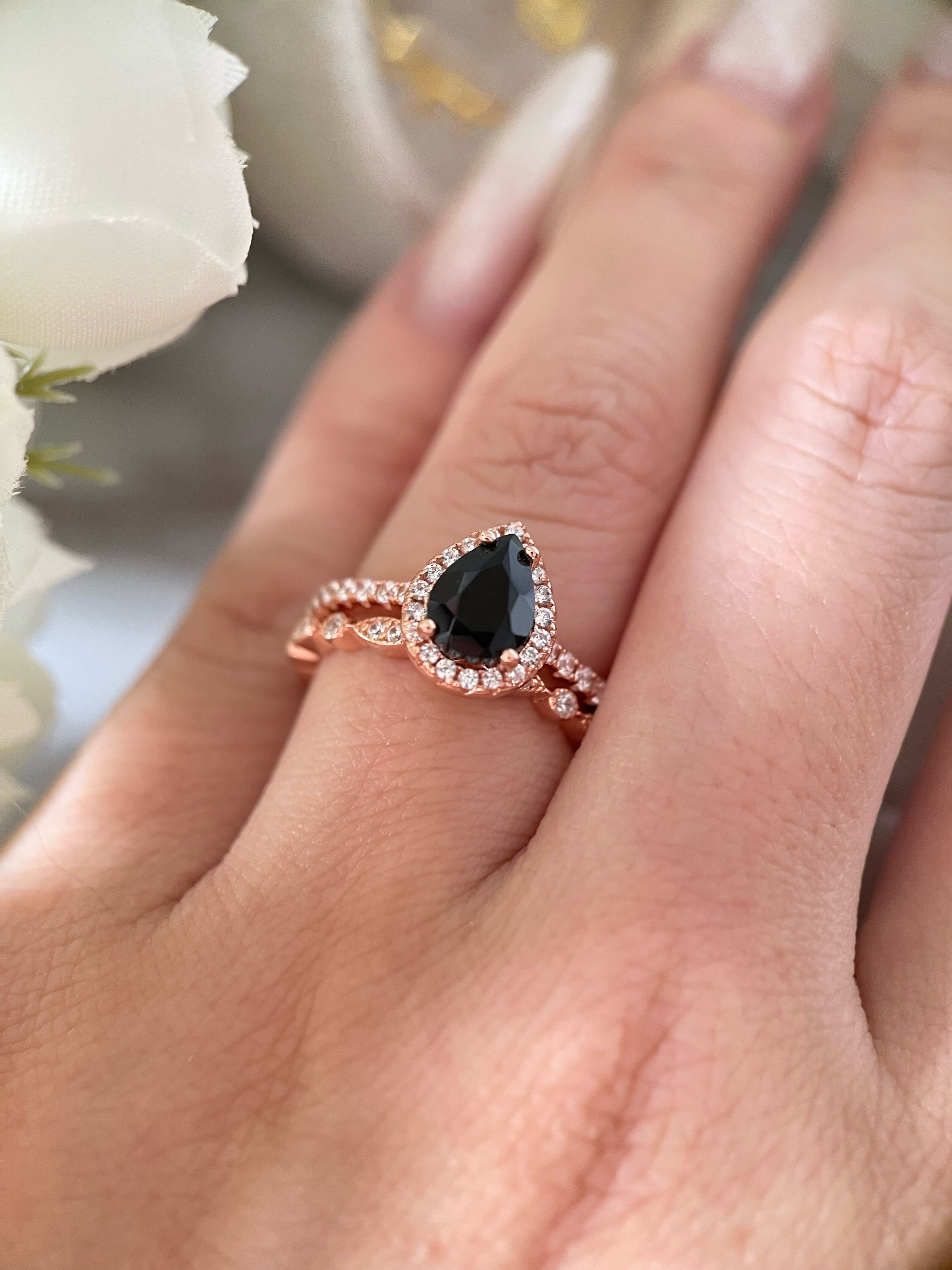 【Ensemble Ebon Vortex】Ensemble de 2 bagues de fiançailles en onyx noir naturel fait main, 0,8 ct, forme poire