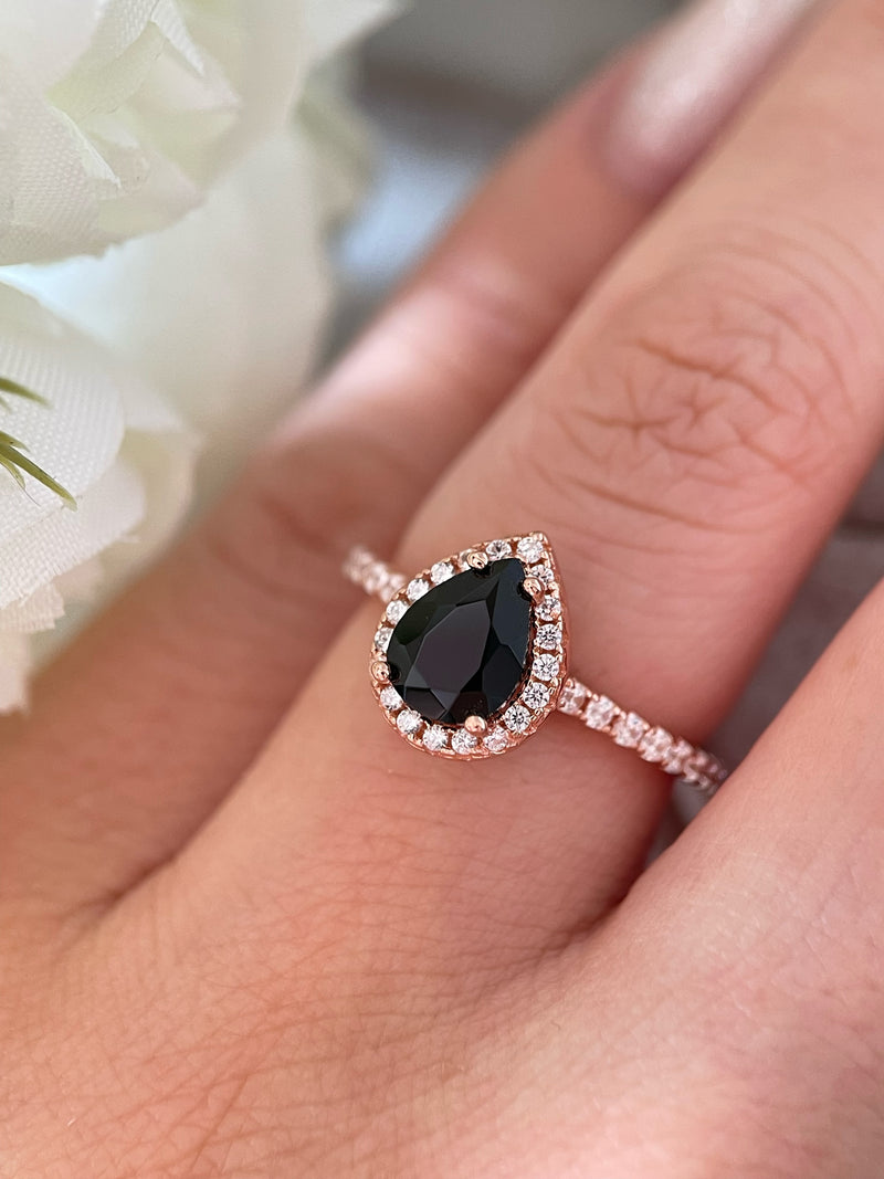 【Ebon Vortex】Bague de fiançailles artisanale en onyx noir naturel de 0,8 ct, forme poire