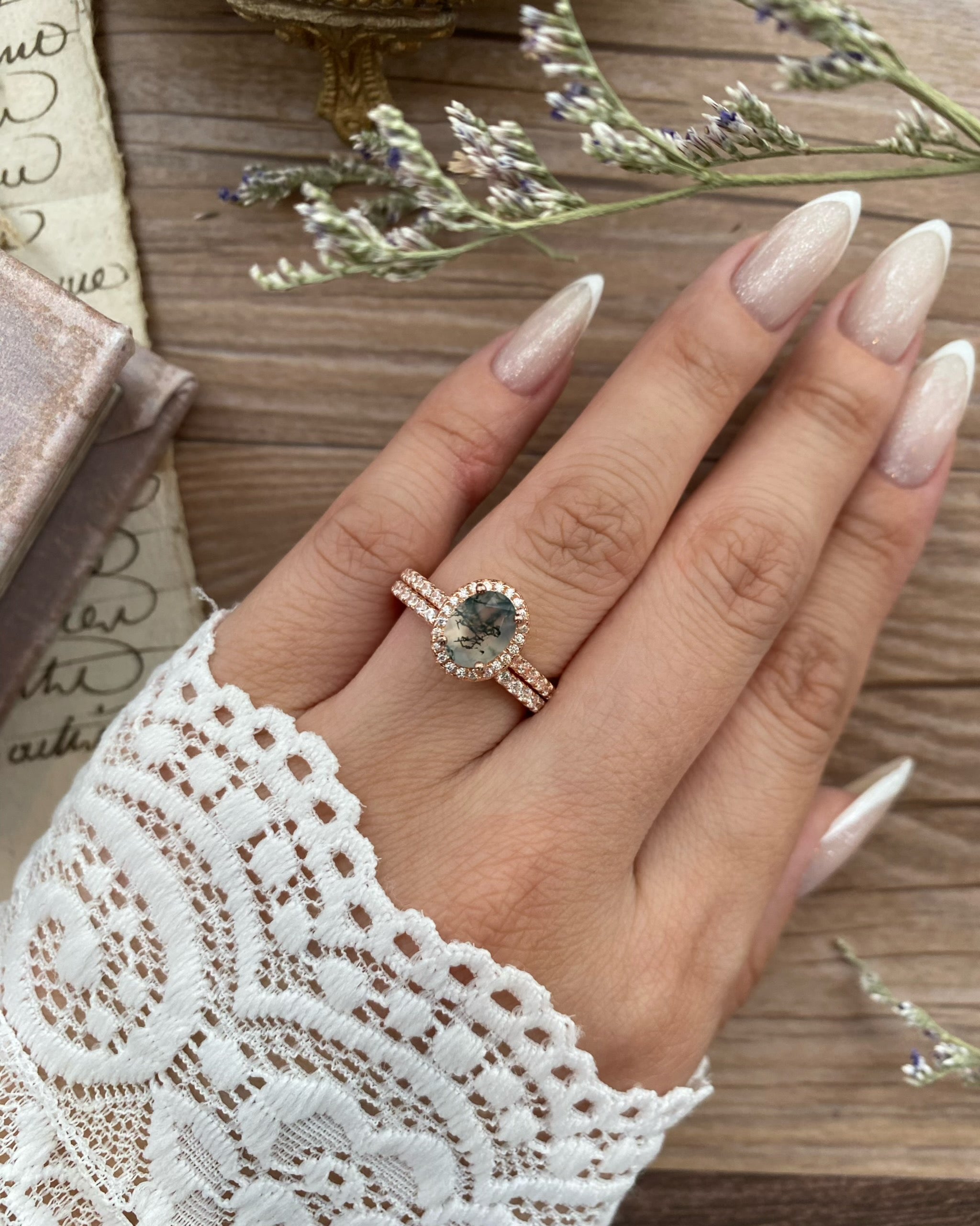 【Ensemble Enchanted Grovec】Ensemble unique de bagues de fiançailles en agate mousse naturelle faite à la main, 2 pièces, 1,5 ct, forme ovale