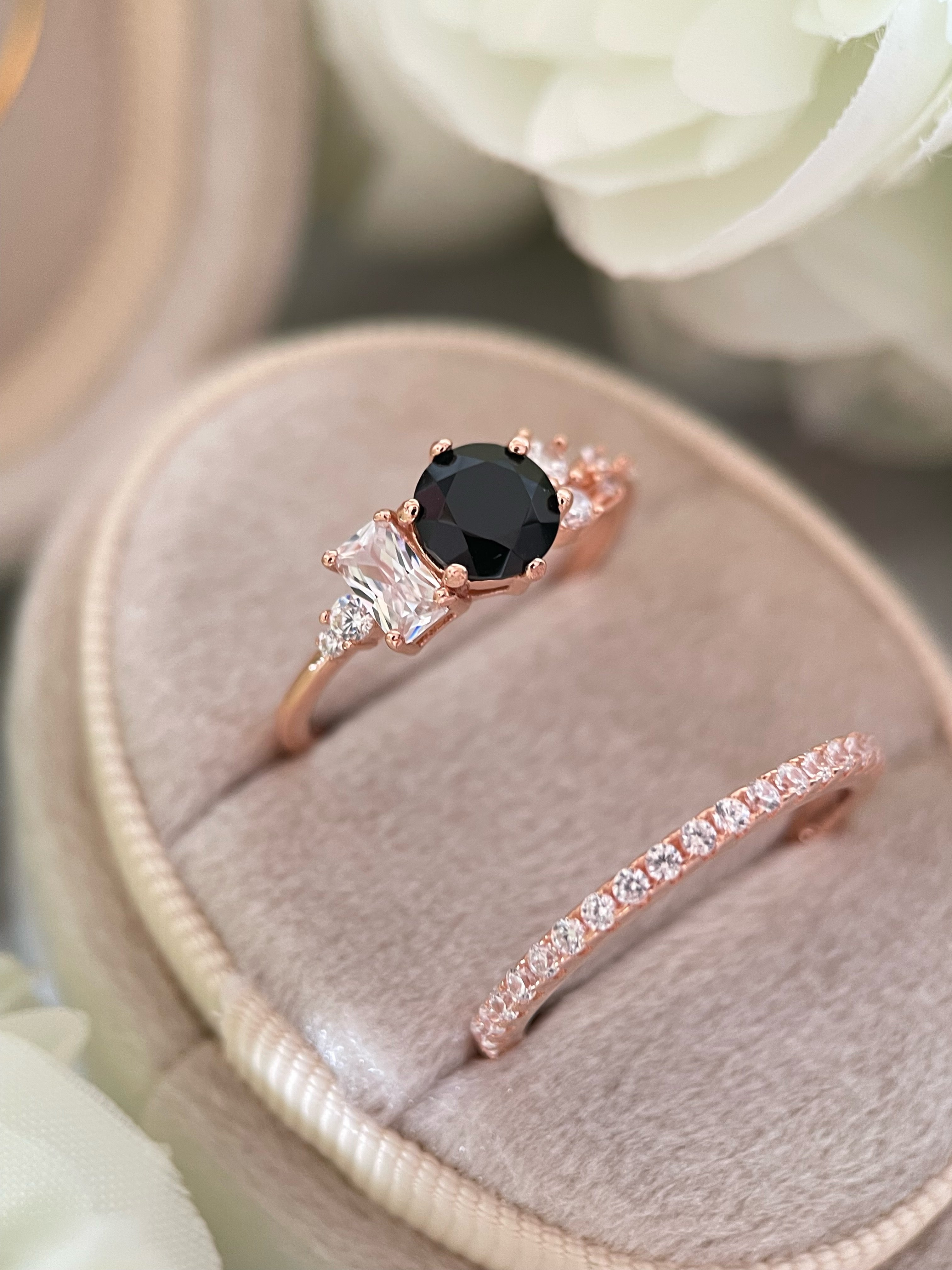 【Ensemble Flora】Ensemble de 2 bagues de fiançailles en onyx noir naturel fait main, forme ronde, 0,8 ct