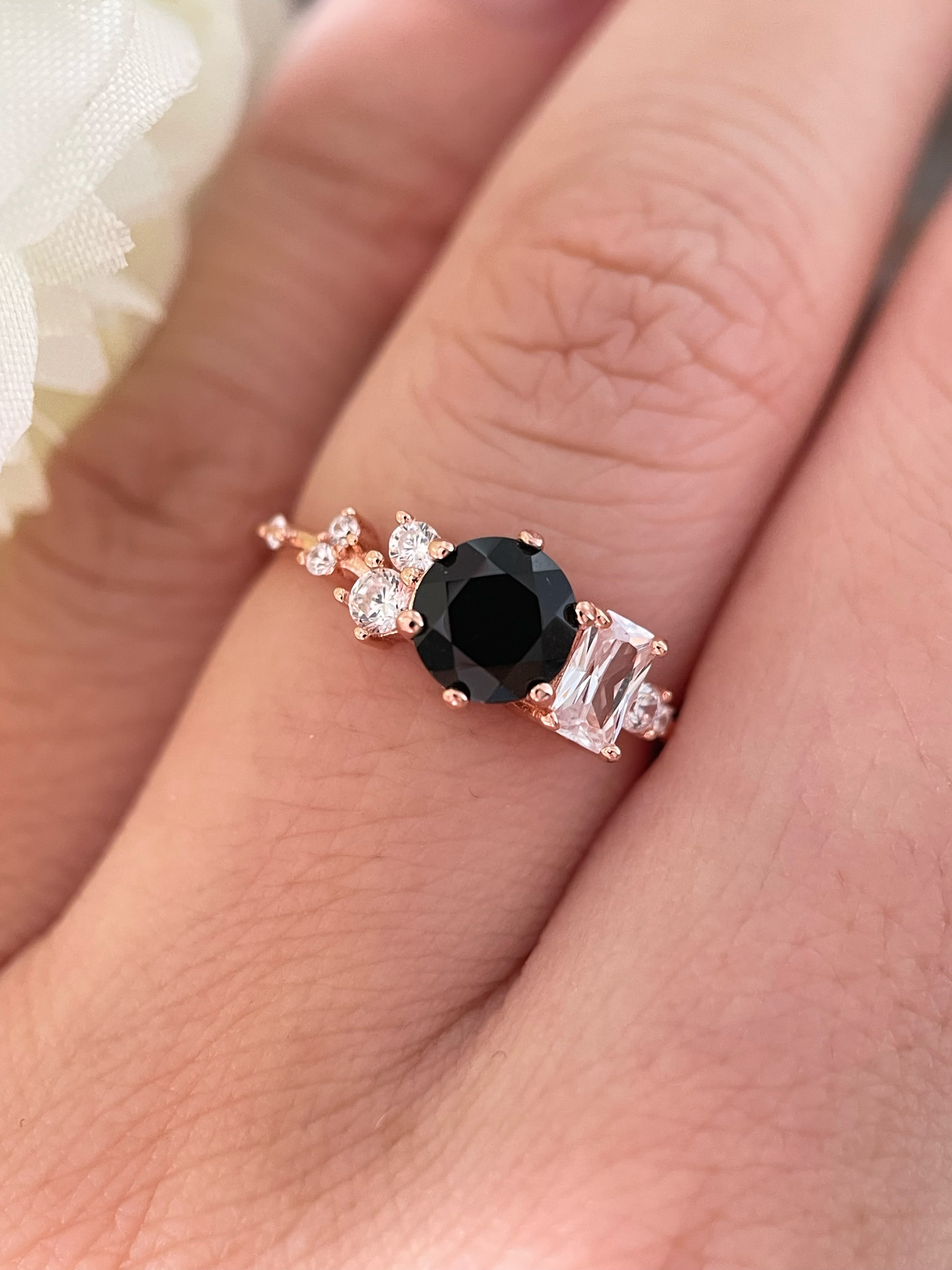 【Flora】Handmade Natural Black Onyx Engagement Ring 0.8ct Round Cut