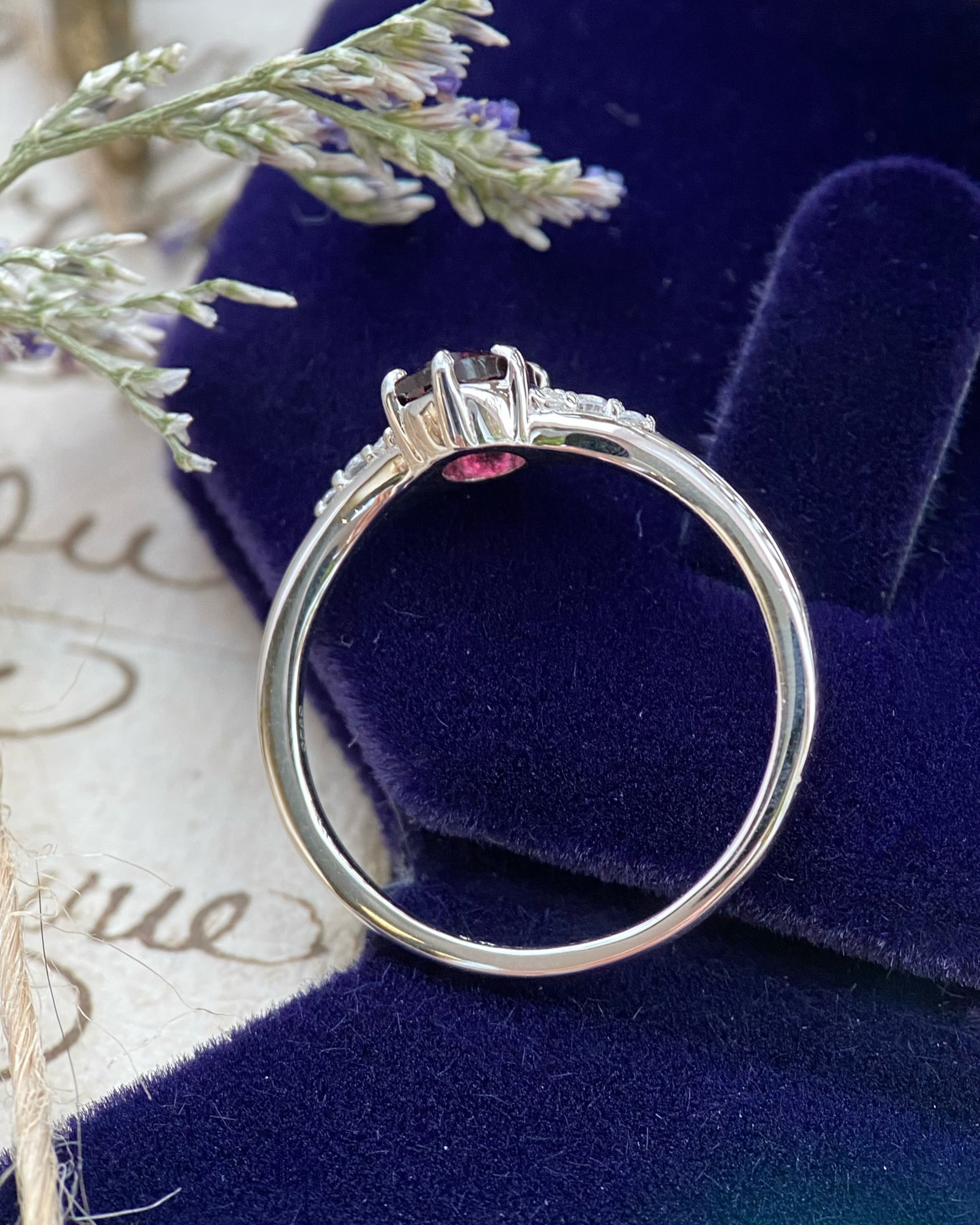 【Regalia】Handmade Natural Rhodolite Garnet Engagement Ring 0.75ct Oval Cut