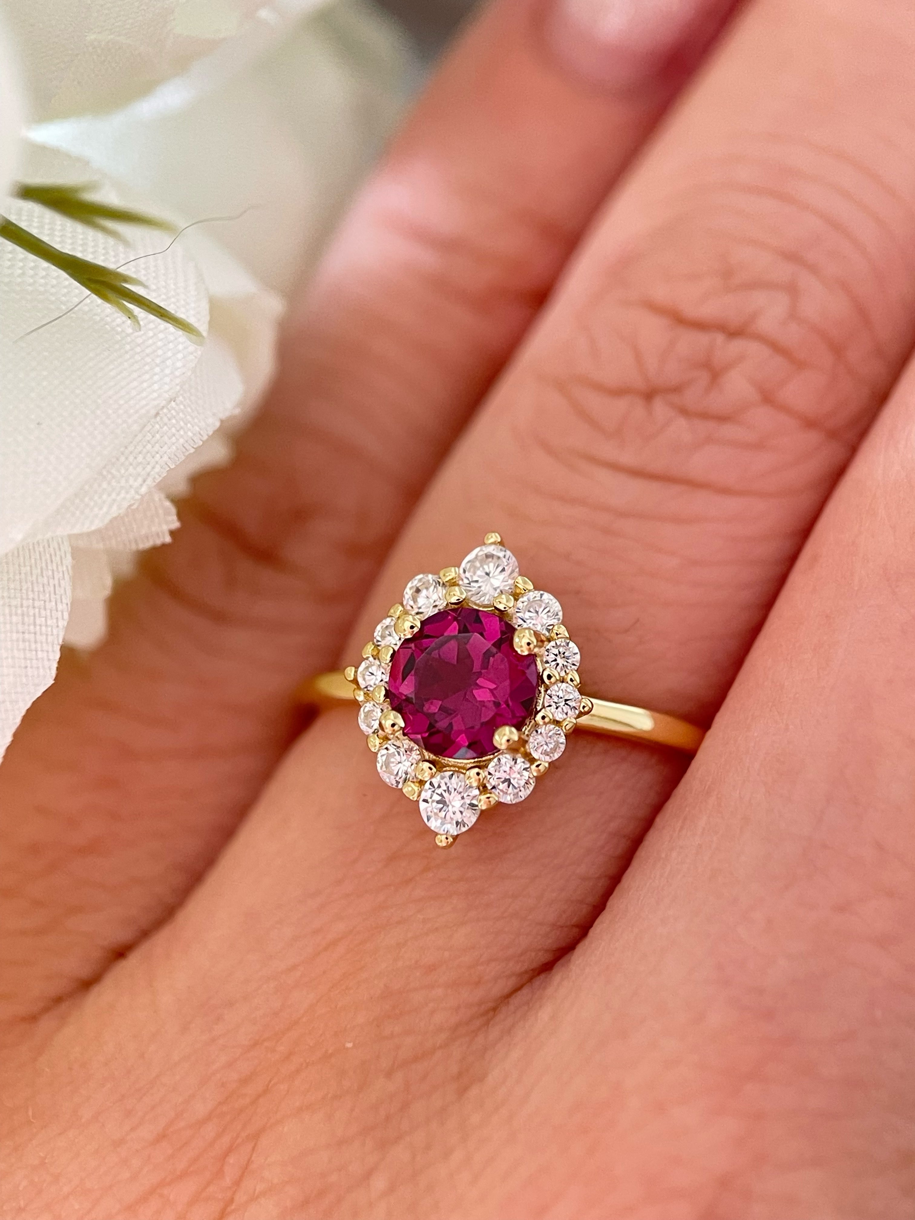 【Cerise】Handmade Natural Rhodolite Garnet Engagement Ring 0.8ct Round Cut