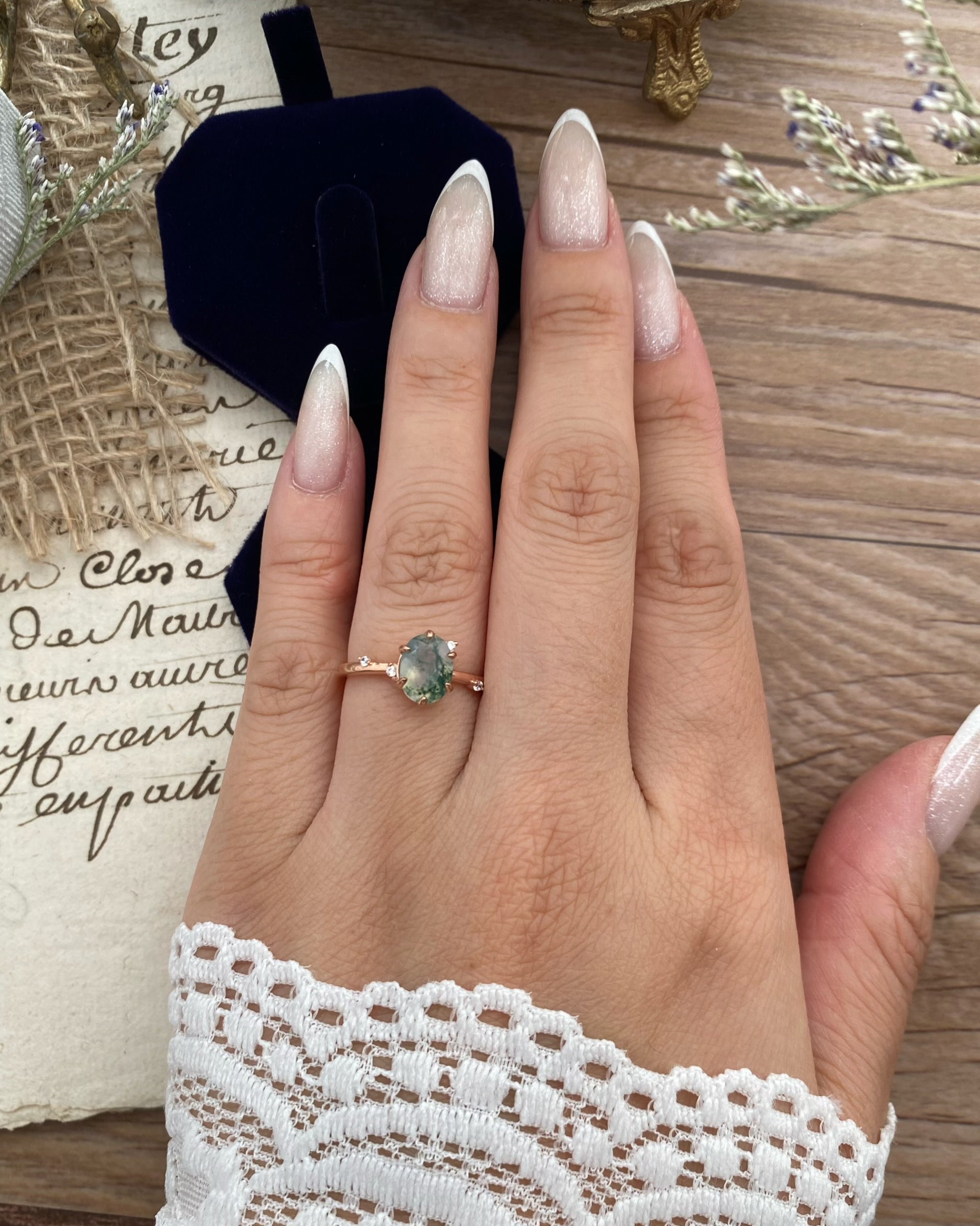 【Arbor】Bague de fiançailles unique en agate mousse naturelle faite à la main, 1,5 ct, forme ovale