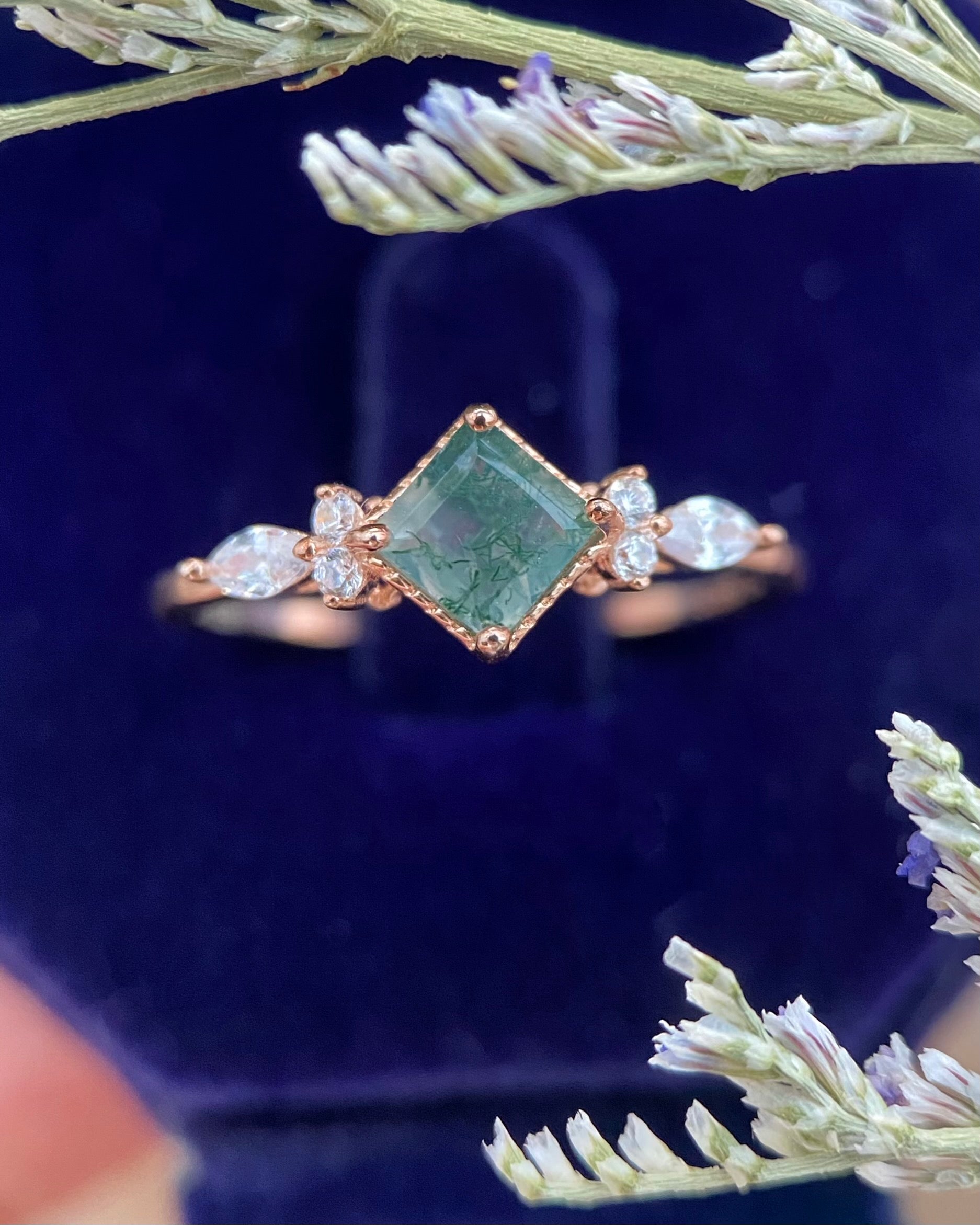 【GAIA】Bague de fiançailles unique en agate mousse naturelle faite à la main, 0,75 ct, forme princesse