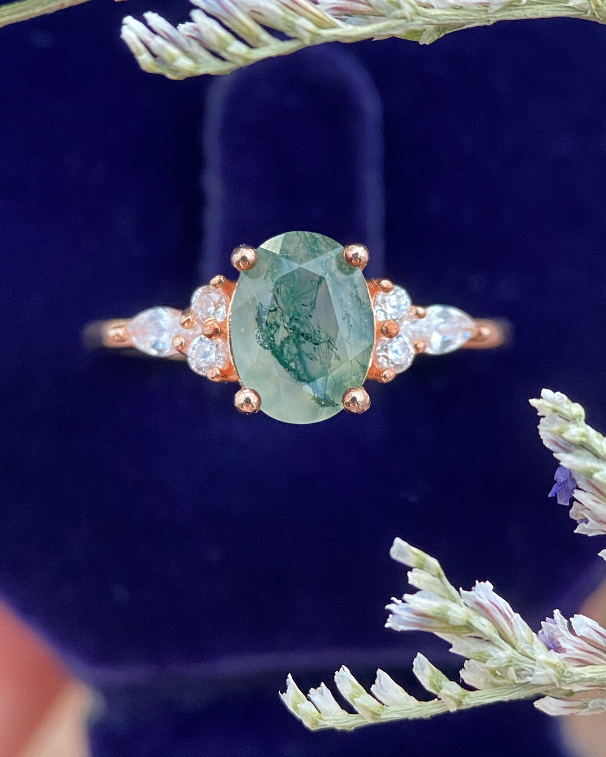 【Gala Garden】Bague de fiançailles unique en agate mousse naturelle faite à la main, de forme ovale, 1,5 ct
