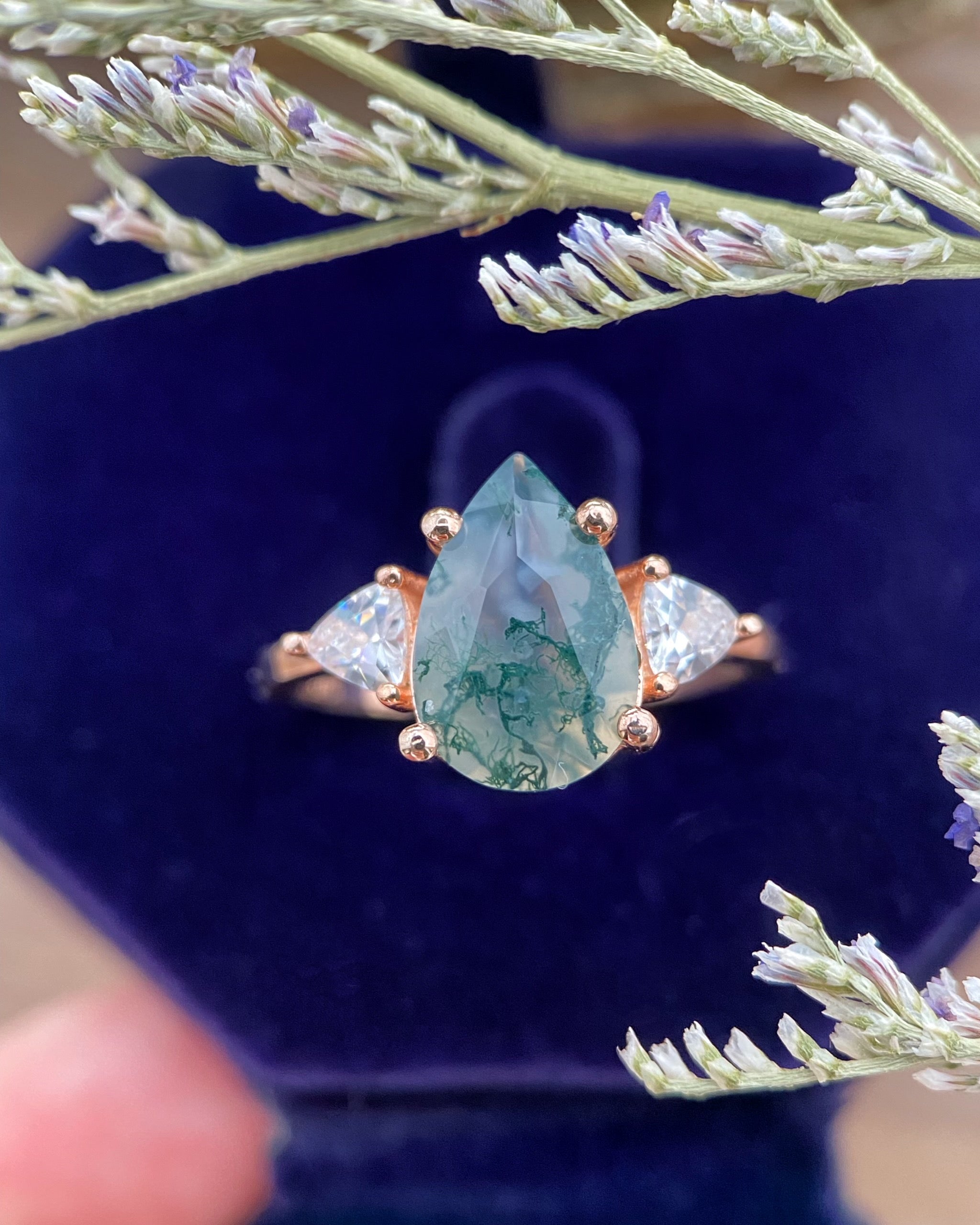 【NOISETTE】Bague de fiançailles unique en agate mousse naturelle, faite à la main, 3 carats, forme poire