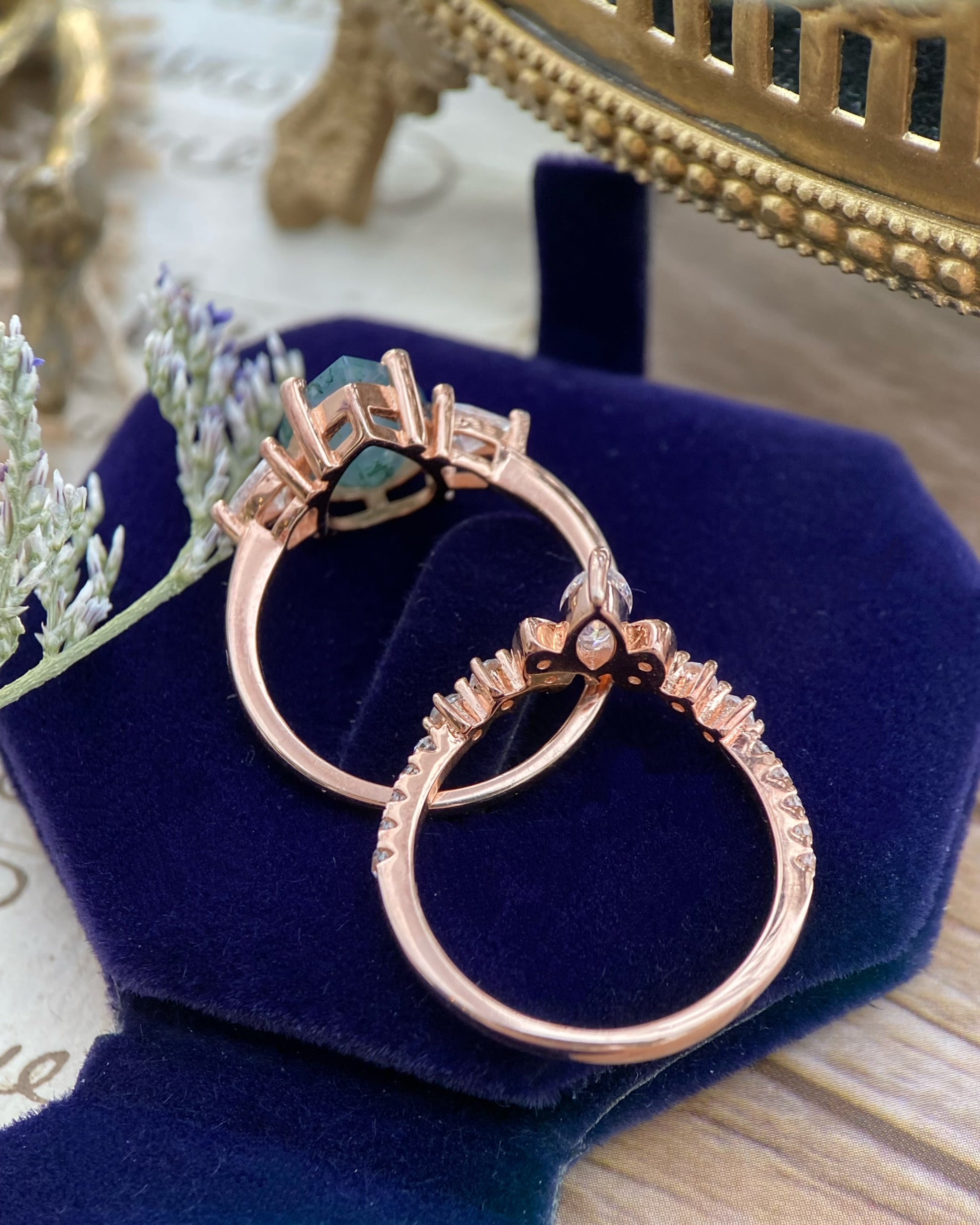【ENSEMBLE NOISETTE】Ensemble de 2 bagues de fiançailles uniques, faites à la main, en agate mousse naturelle, 3 carats, forme poire