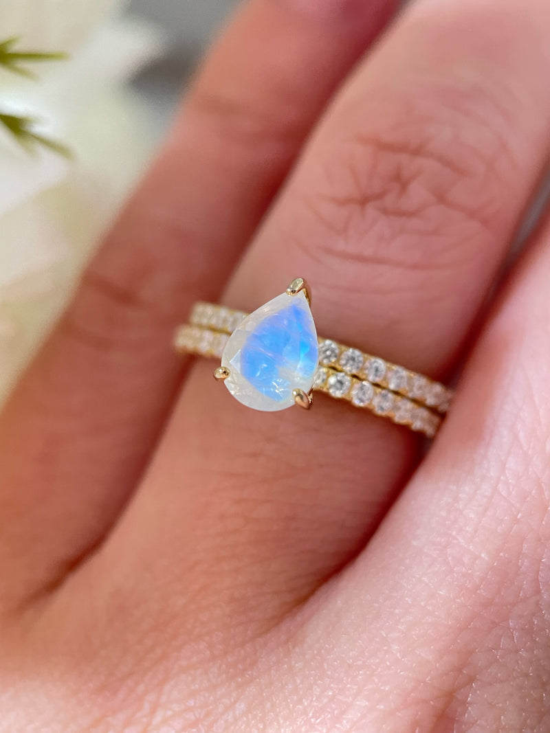 【Aurelia Set】Unique Handmade Natural Blue Moonstone Engagement Ring Set 2pcs 0.8ct Pear Shape