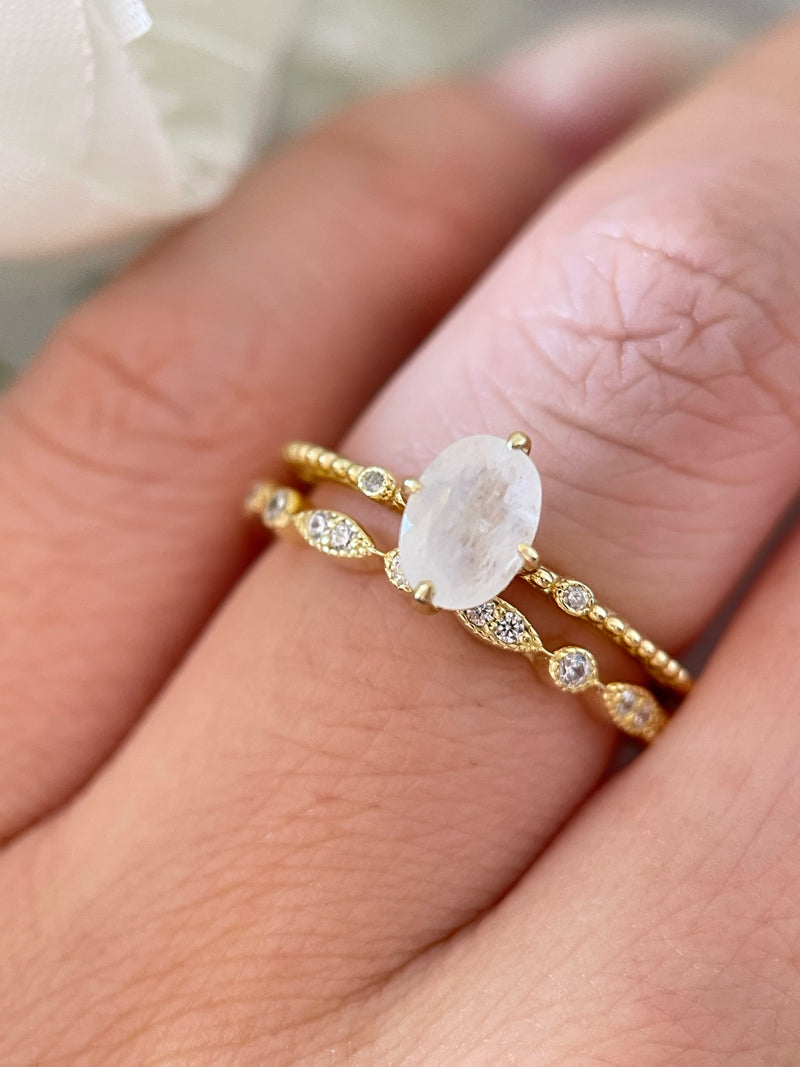 【Luna Twist Set】Unique Handmade Natural Blue Moonstone Engagement Ring Set 2pcs 0.75ct Oval Cut