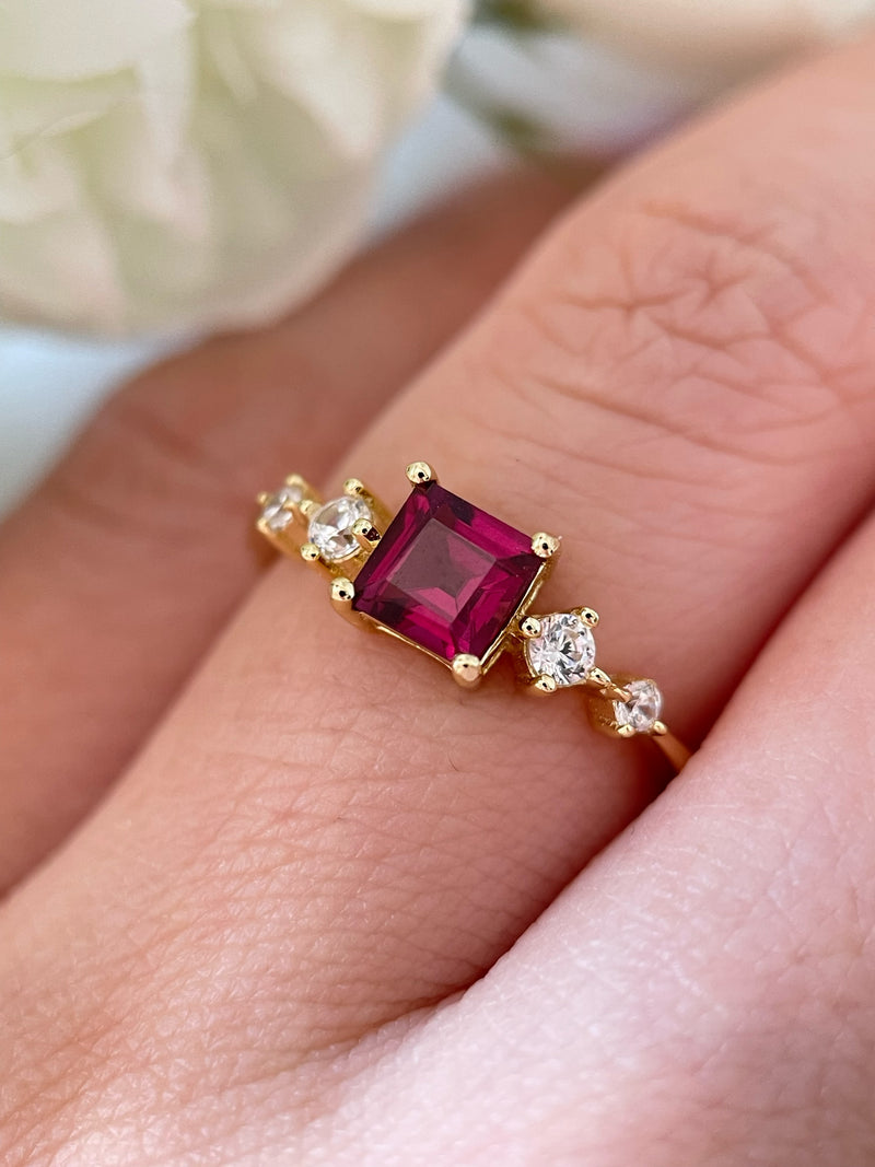 【Rosalind】Unique Handmade Natural Rhodolite Garnet Engagement Ring 0.75ct Princess Cut