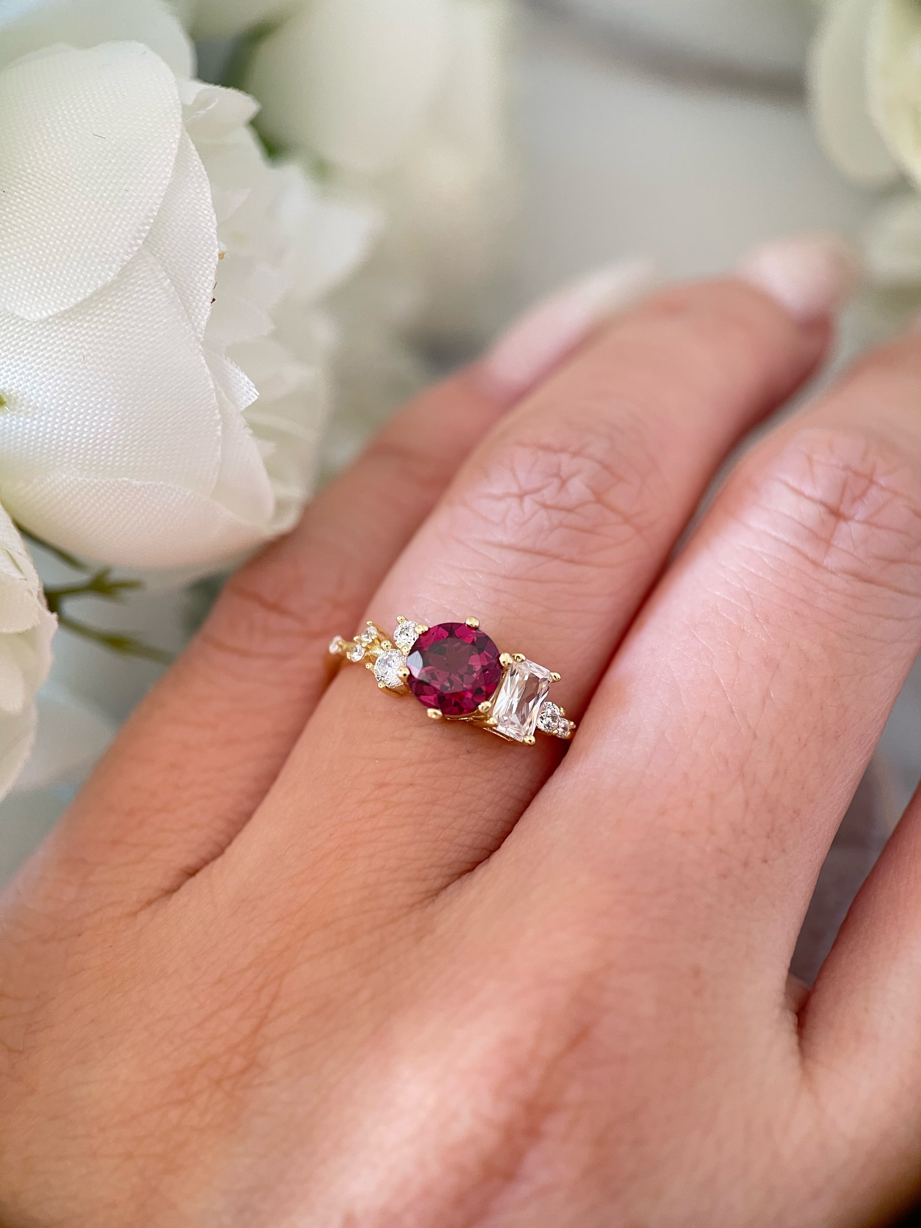 【Amaranth】Unique Handmade Natural Rhodolite Garnet Engagement Ring 0.8ct Round Cut